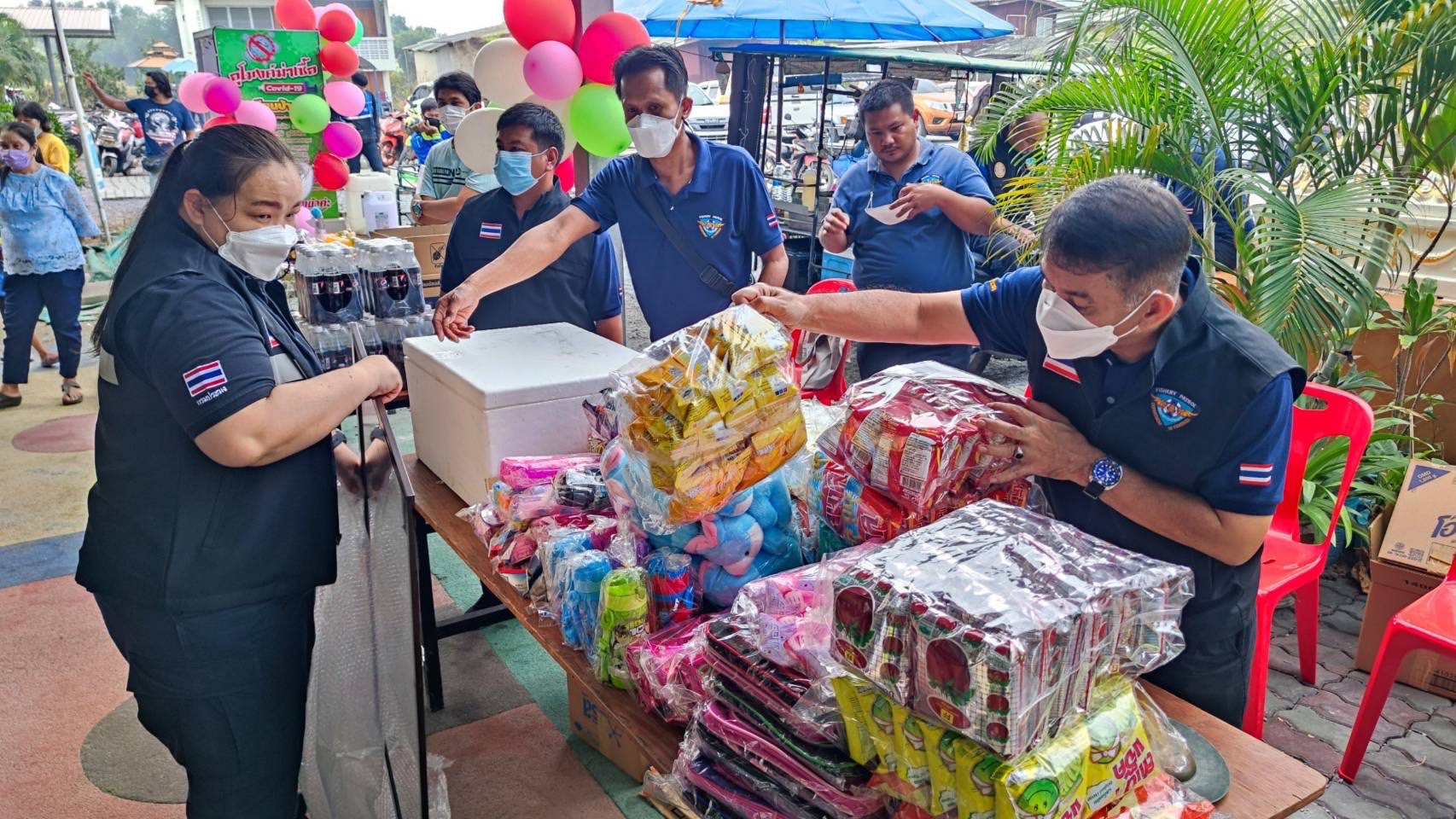 ร่วมงานวันเด็ก โรงเรียนบ้านสีล้ง ต.คลองด่าน อ.บางบ่อ จ. สมุทรปราการ ซึ่งโรงเรียนบ้านสีล้งได้จัดขึ้น..คลิก