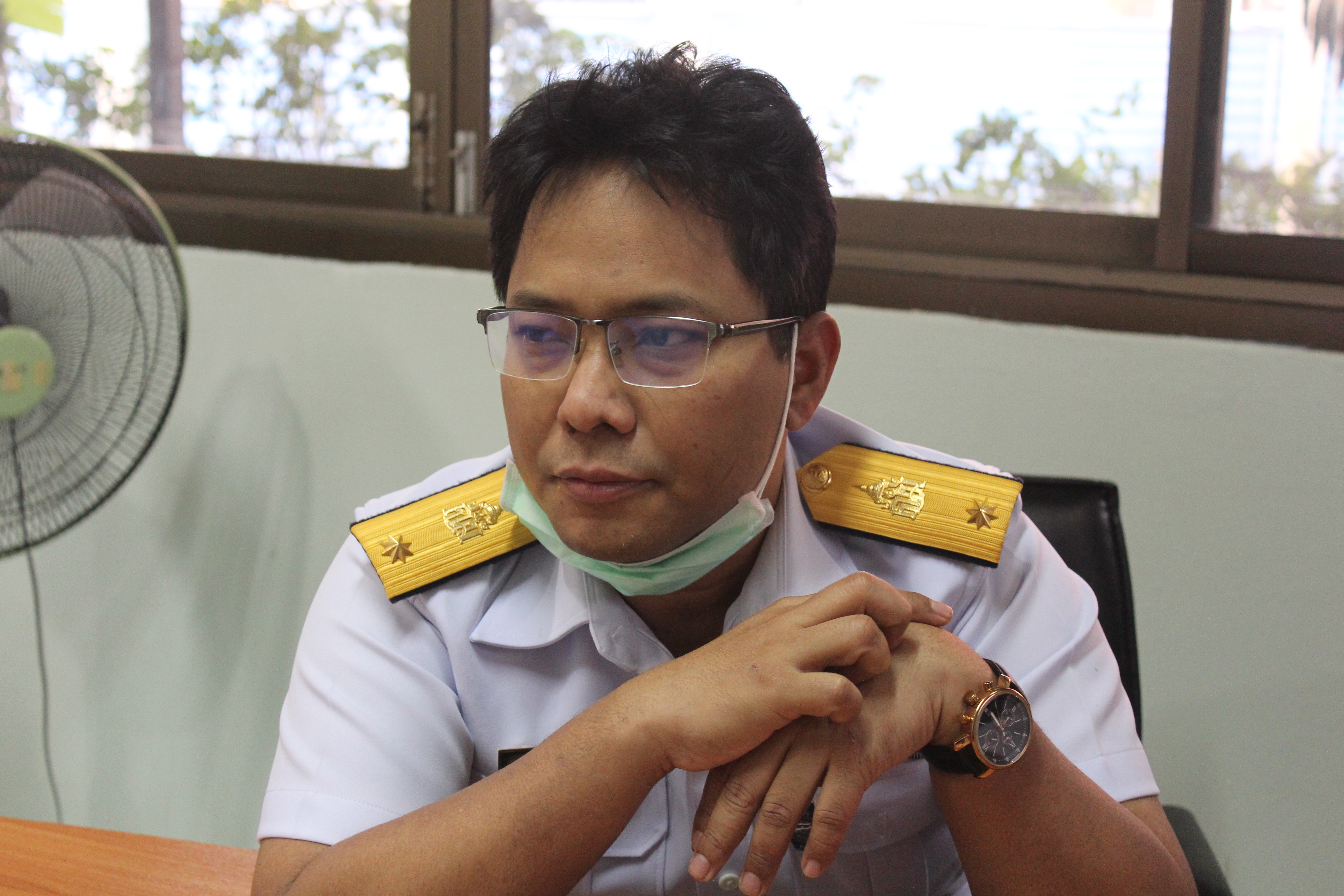 นายปัถฐพล ประพฤติ หัวหน้ากลุ่มวิเคราะห์และพัฒนาระบบการตรวจสอบเรือประมง สินค้าสัตว์น้ำ และปัจจัยการผลิต ประชุมบุคลากรในกลุ่ม ที่เกี่ยวข้องกับงาน iuu free thailand..คลิก