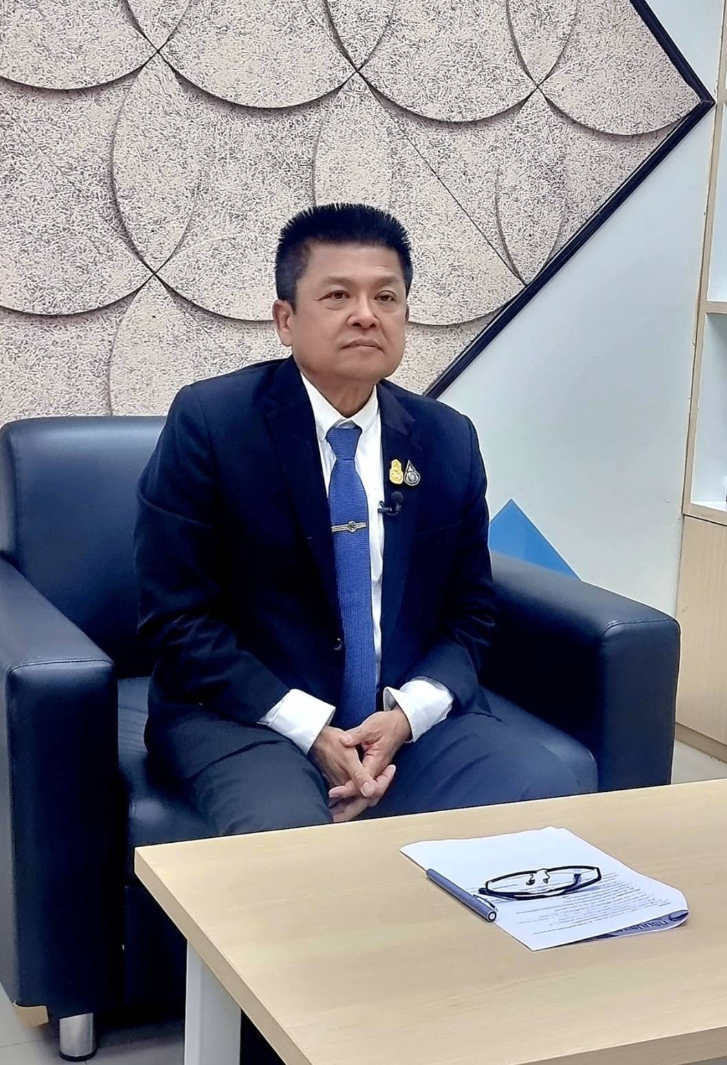 นายบัญชา สุขแก้ว รองอธิบดีกรมประมง บันทึกเทปให้สัมภาษณ์เรื่องโครงการสินเชื่อเพื่อเสริมสภาพคล่องแก่ผู้ประกอบการประมง ระยะที่ 2..คลิก