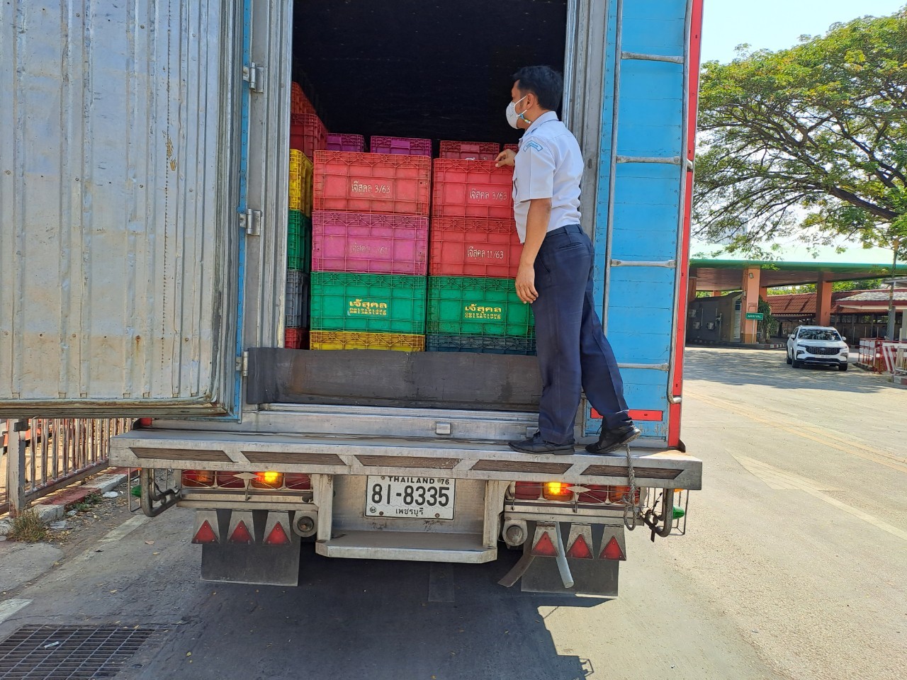 ตรวจสินค้าประมงที่นำเข้า ส่งออก ทางจุดผ่านแดนถาวรบ้านคลองลึก..คลิก