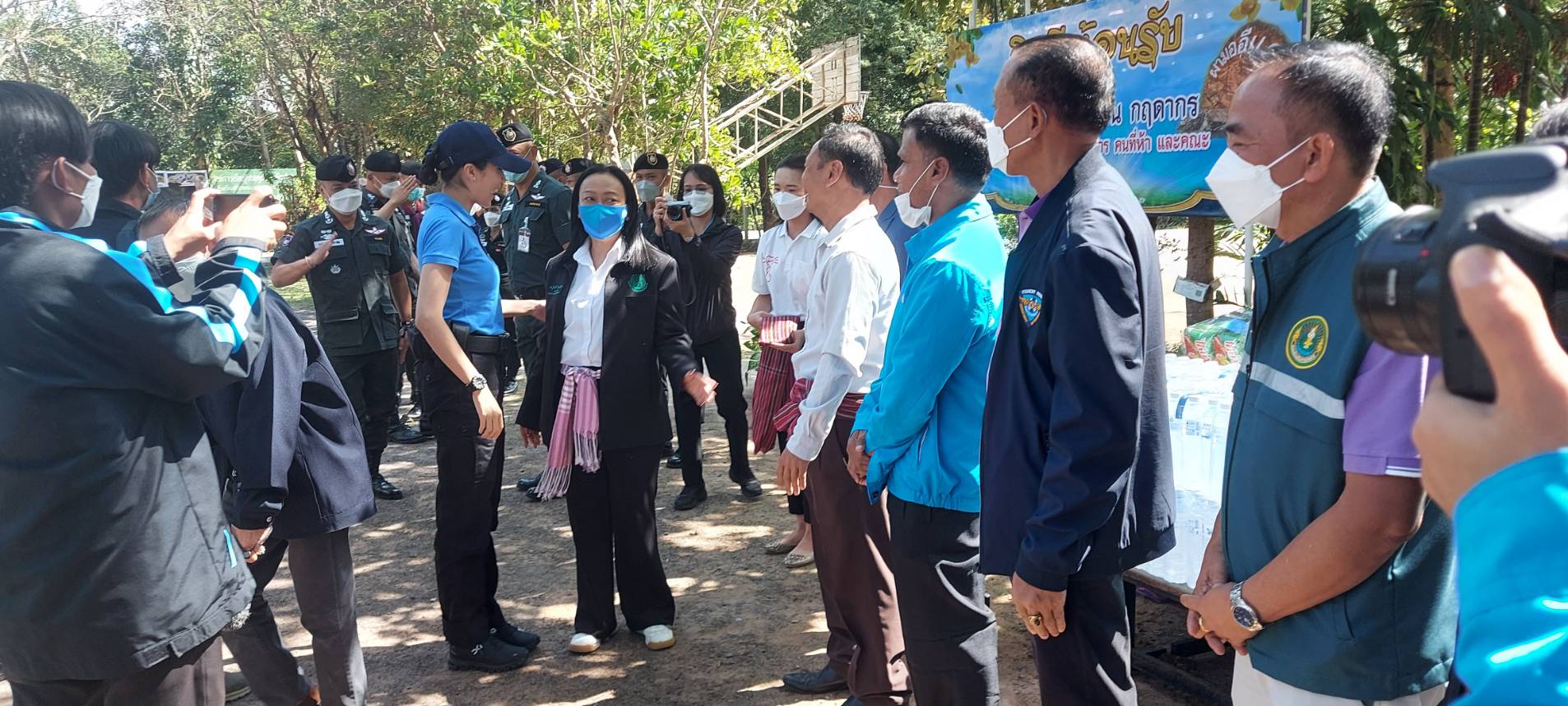 ร่วมต้อนรับคณะกรรมาธิการตำรวจ สภาผู้แทนราษฎร และมอบพันธุ์ปลาพร้อมอาหาร..คลิก