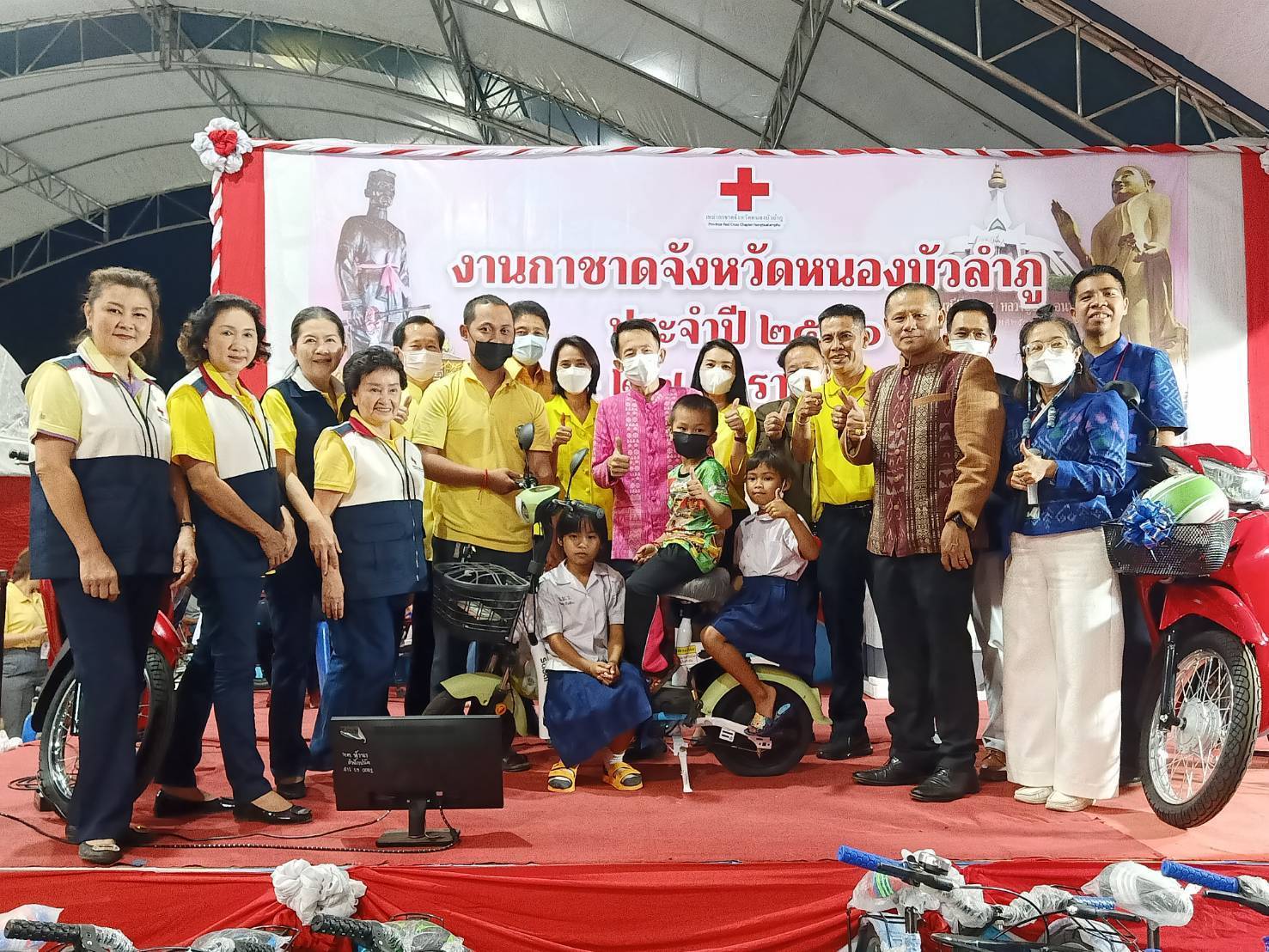 วันที่ 23 มกราคม 2566  สำนักงานประมงจังหวัดหนองบัวลำภู ร่วมกับหน่วยงานสังกัดกระทรวงเกษตรและสหกรณ์ ปฏิบัติหน้าที่ประจำร้านมัจฉากาชาด ในงานสักการะสมเด็จพระนเศวรมหาราช กาชาดจังหวัดหนองบัวลำภู ประจำปี 2566..คลิก