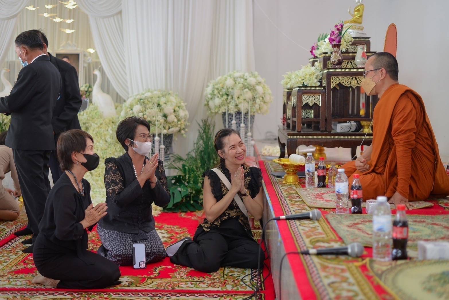 ร่วมพิธีฌาปนกิจ คุณนิเทศ สารบรรณ อดีตหัวหน้าสถานีวิทยุกระจายเสียงกรมประมงจังหวัดร้อยเอ็ด..คลิก