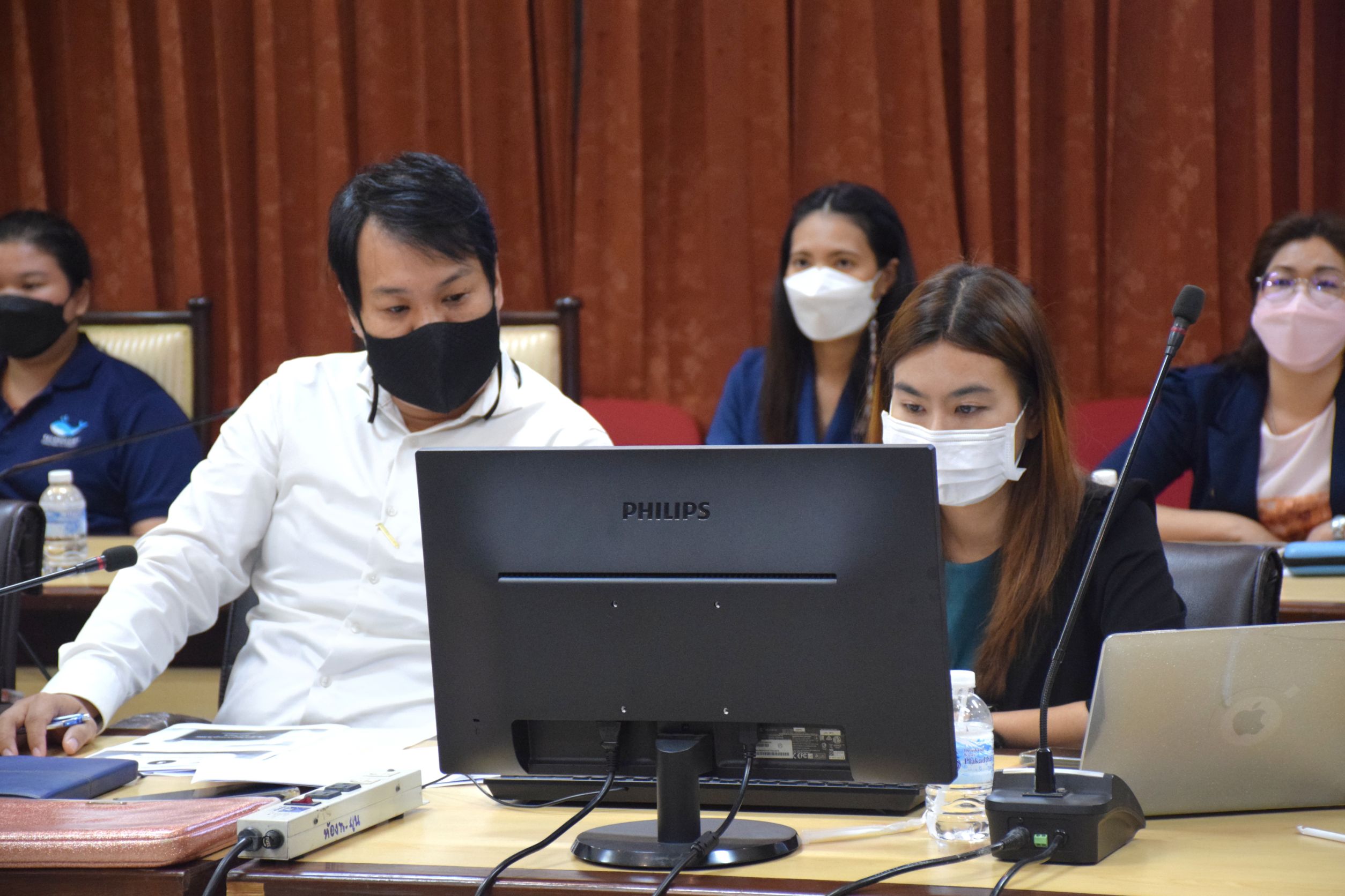 นายเฉลิมชัย สุวรรณรักษ์ อธิบดีกรมประมง เป็นประธานในการประชุมการนำเสนอระบบ Fisheries Shop..คลิก
