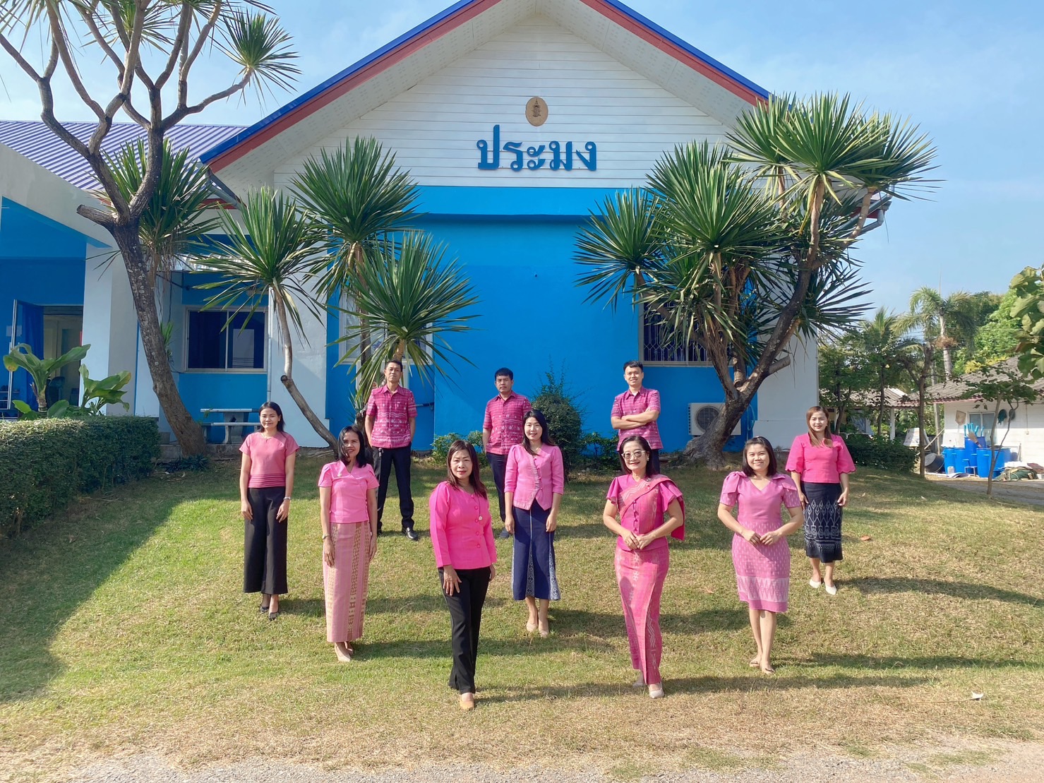 สำนักงานประมงจังหวัดหนองบัวลำภู ขอเชิญประชาชน เจ้าหน้าที่สำนักงานร่วมส่งเสริมการแต่งกายด้วยผ้าไทยพื้นเมืองหนองบัวลำภู  ตามพระดำริสมเด็จพระเจ้าลูกเธอ เจ้าฟ้าสิริวัณณวรี นารีรัตนราชกัญญา “ผ้าไทยใส่ให้สนุก”..คลิก