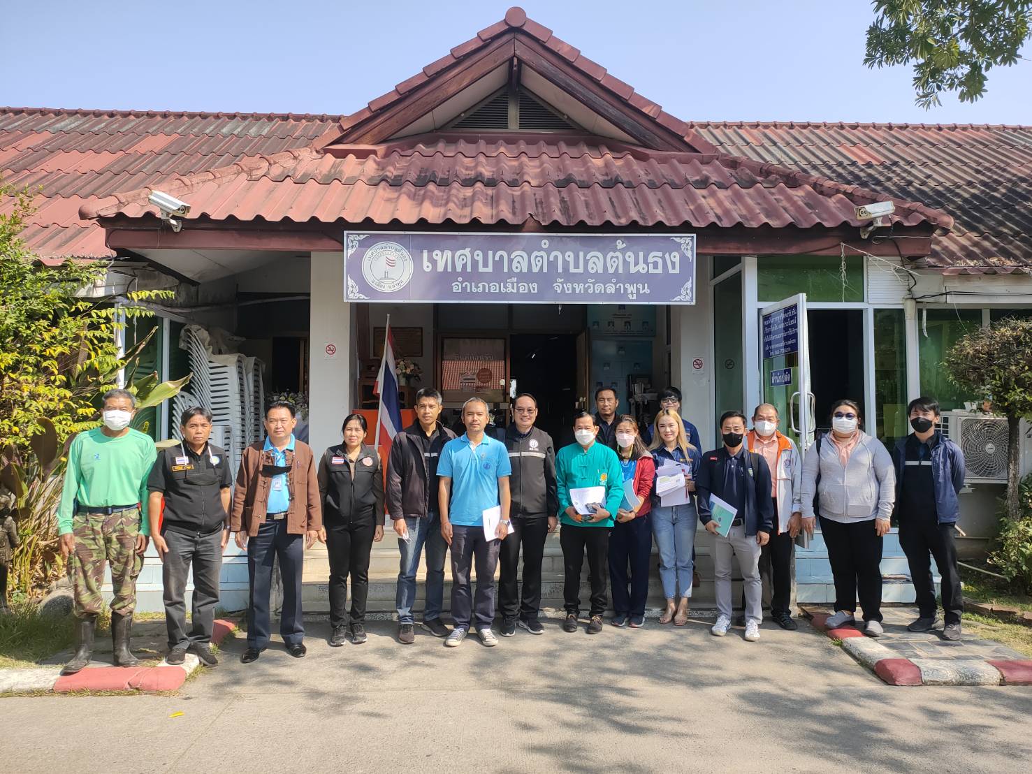 ร่วมลงพื้นที่ตรวจสอบและหารือการกำหนดแนวทางแก้ไขปัญหาการระบาดของปลาซัคเกอร์ งูเหลือมอ้อ และหอยเชอรี่ ทำลายระบบนิเวศในพื้นที่ จ.ลำพูน..คลิก