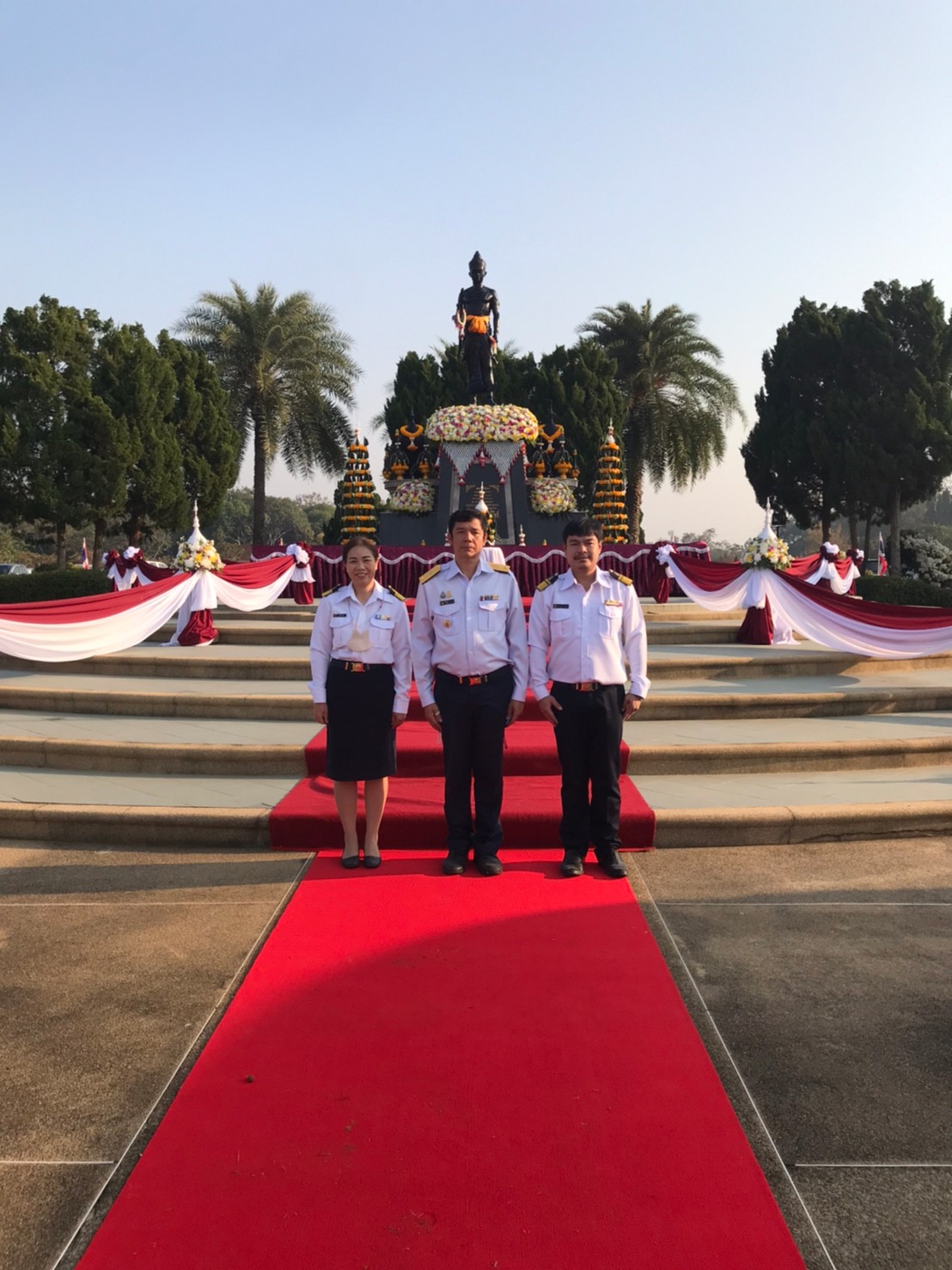 เข้าร่วมประกอบพิธีถวายพานพุ่มสักการะพระอนุสาวรีย์พญางำเมือง