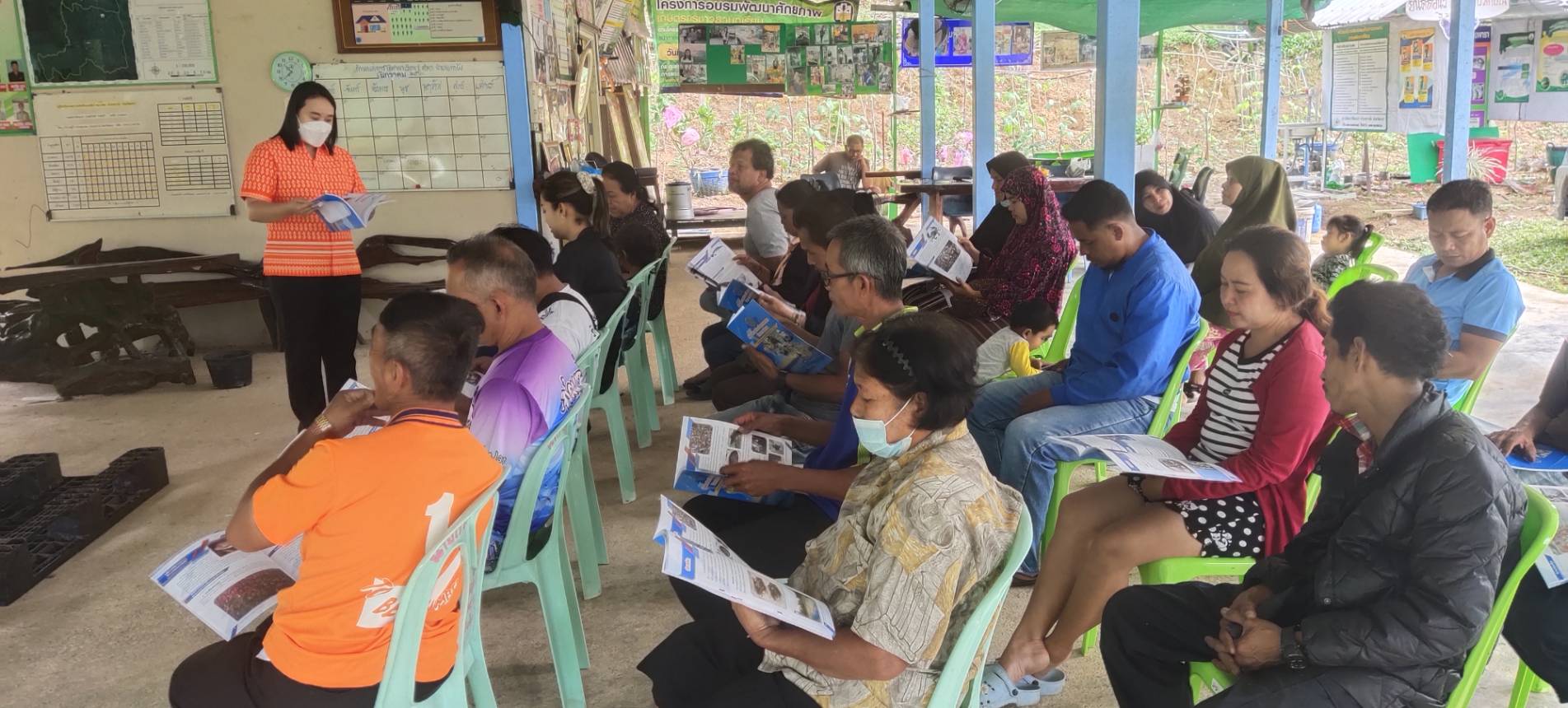 แจกปัจจัยการผลิตตามโครงการพัฒนาตามศักยภาพพื้นที่ ประจำปีงบประมาณ พ.ศ. 2566 ในพื้นที่อำเภอกาบัง..คลิก