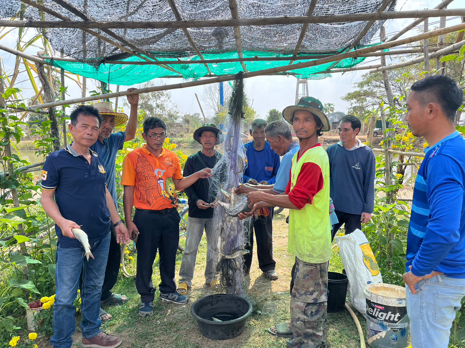 สุ่มตรวจผลผลิตสัตว์น้ำในหนองบึงคงโคก..คลิก