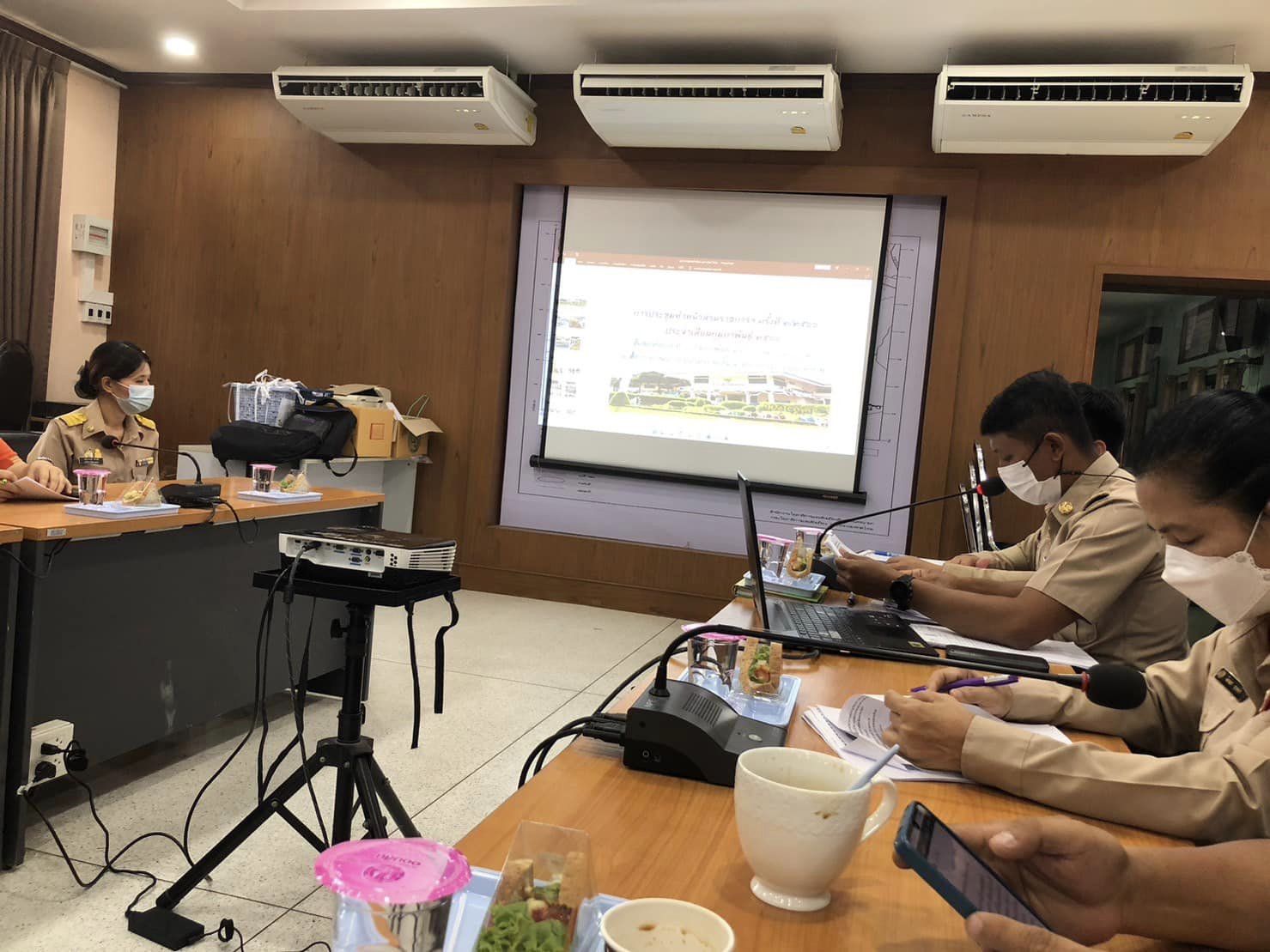ประมงอำเภอองครักษ์ เข้าร่วมประชุมหัวหน้าส่วนราชการ..คลิก