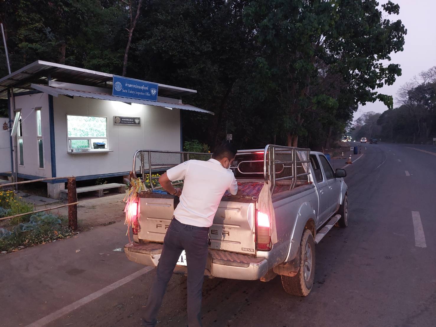 ผลการปฏิบัติงานด่านตรวจประมงสุรินทร์ วันที่ 27 กุมภาพันธ์ พ.ศ.2566 ณ จุดผ่านแดนถาวรช่องจอม..คลิก