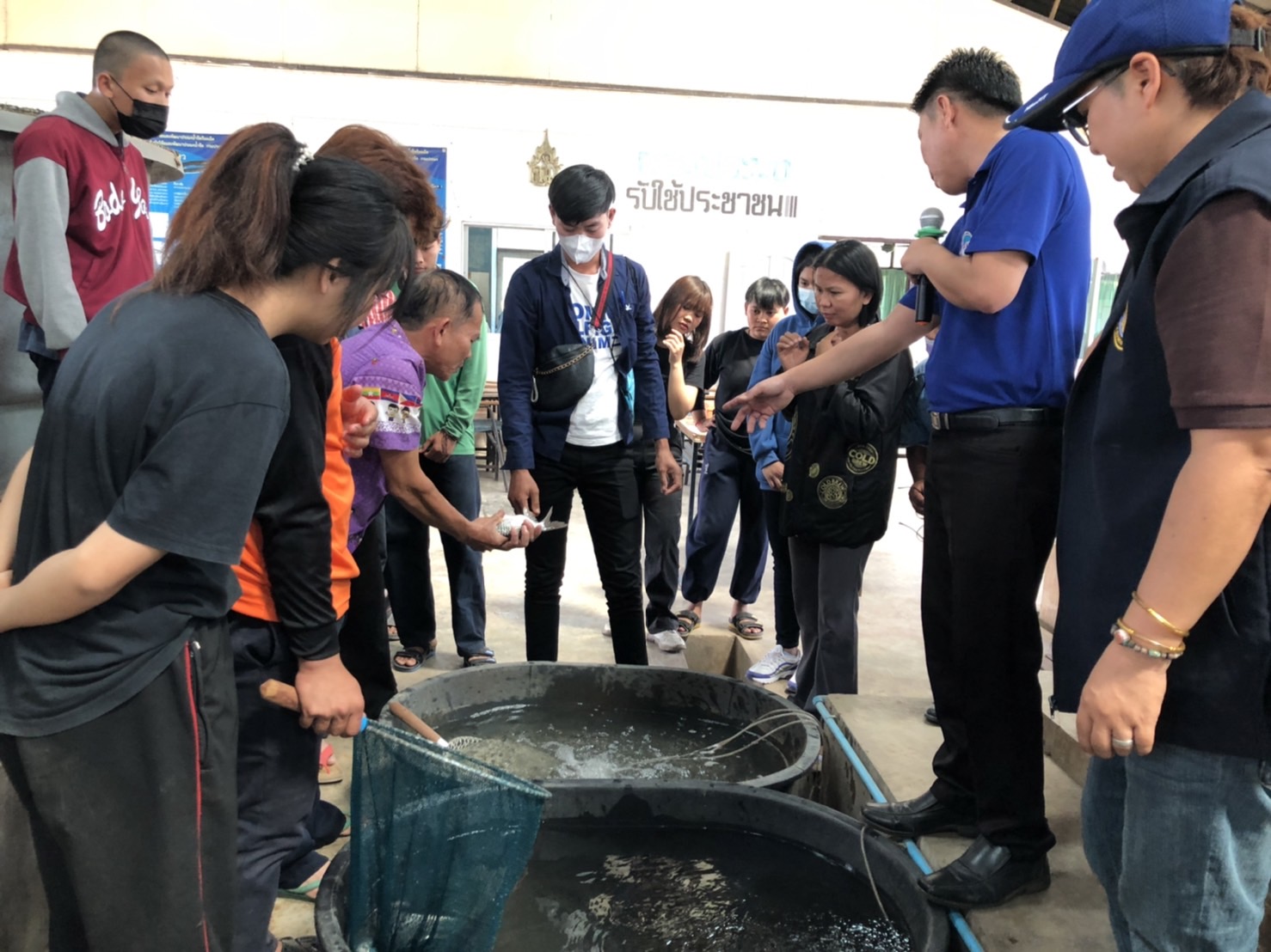 จัดฝึกอบรม โครงการส่งเสริมอาชีพประมง หลักสูตร “เยาวชนนักเพาะเลี้ยงสัตว์น้ำจืด”   มีเยาวชนจาก จังหวัดร้อยเอ็ด เข้าร่วมจำนวน 12 ราย สนใจเข้ารับการอบรม..คลิก
