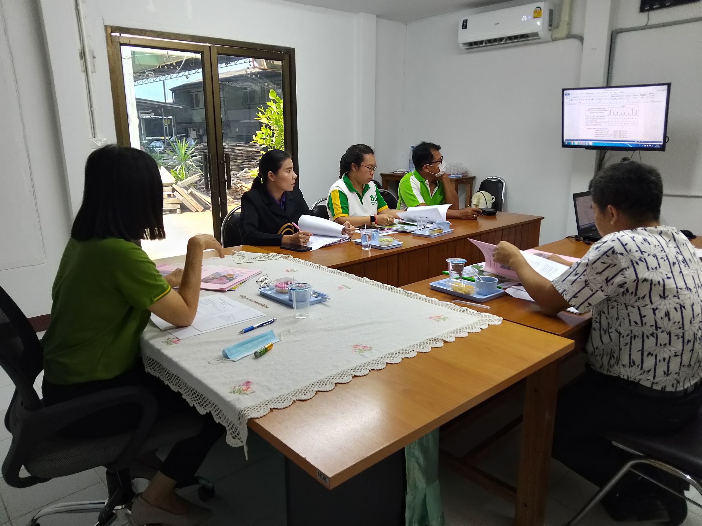 หัวหน้ากลุ่มพัฒนาและส่งเสริมอาชีพการประมง เข้าร่วมประชุม คณะทำงานกลั่นกรองเอกสารและจัดเก็บข้อมูล การคัดเลือกศูนย์ ศพก.ดีเด่น ระดับจังหวัด ประจำปี 2566..คลิก