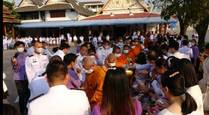 ร่วมประกอบพิธีเจริญพระพุทธมนต์และพิธีตักบาตรพระสงฆ์จำนวน 10 รูป เฉลิมพระเกียรติสมเด็จพระกนิษฐาธิราชเจ้า กรมสมเด็จพระเทพรัตนราชสุดาฯ สยามบรมราช..คลิก