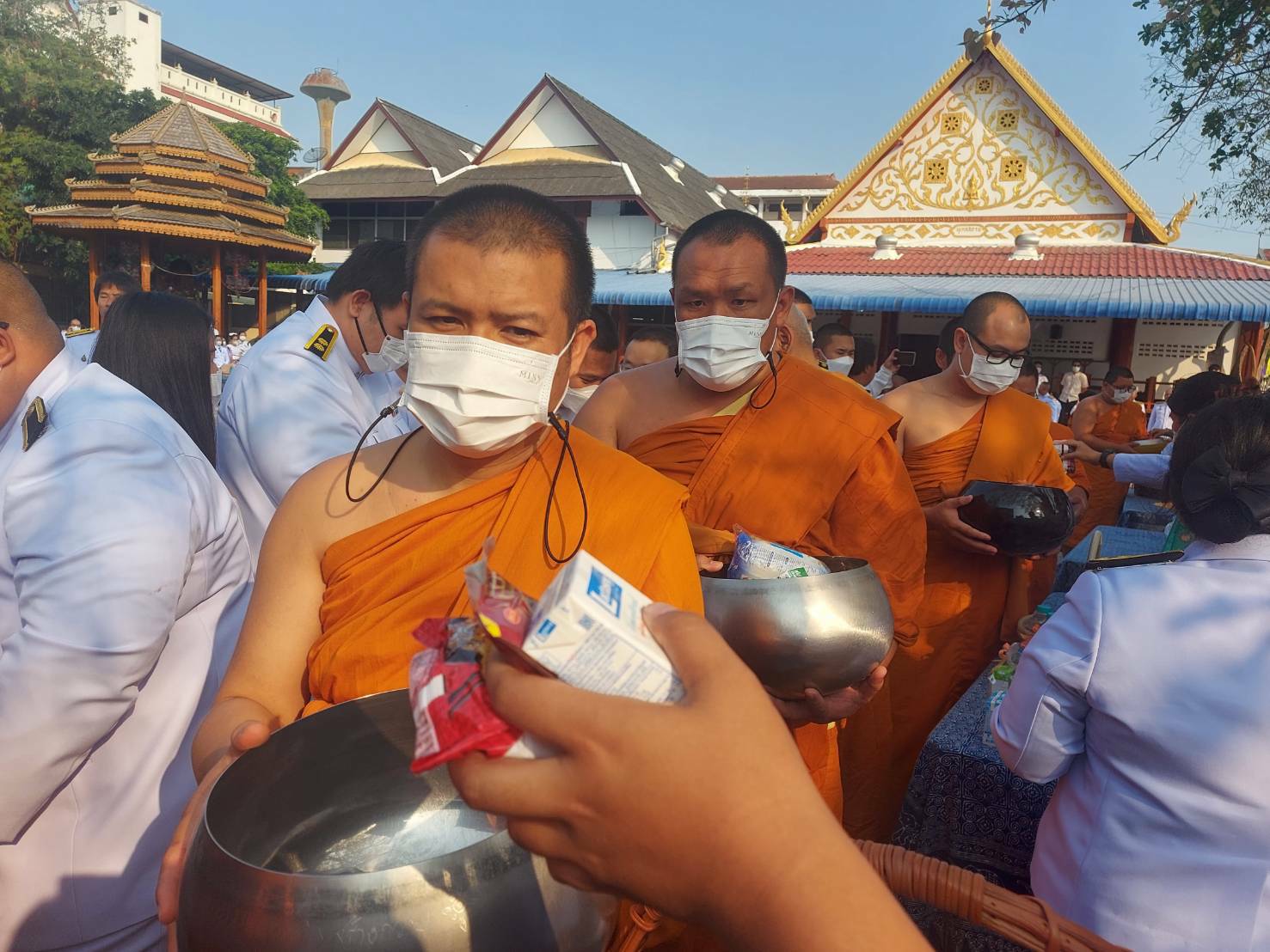พิธีเจริญพระพุทธมนต์และพิธีตักบาตรพระสงฆ์จำนวน 10 รูป เฉลิมพระเกียรติสมเด็จพระกนิษฐาธิราชเจ้า กรมสมเด็จพระเทพรัตนราชสุดาฯ สยามบรมราช เนื่องในโอกาสวันคล้ายวันพระราชสมภพ 2 เมษายน 2566..คลิก