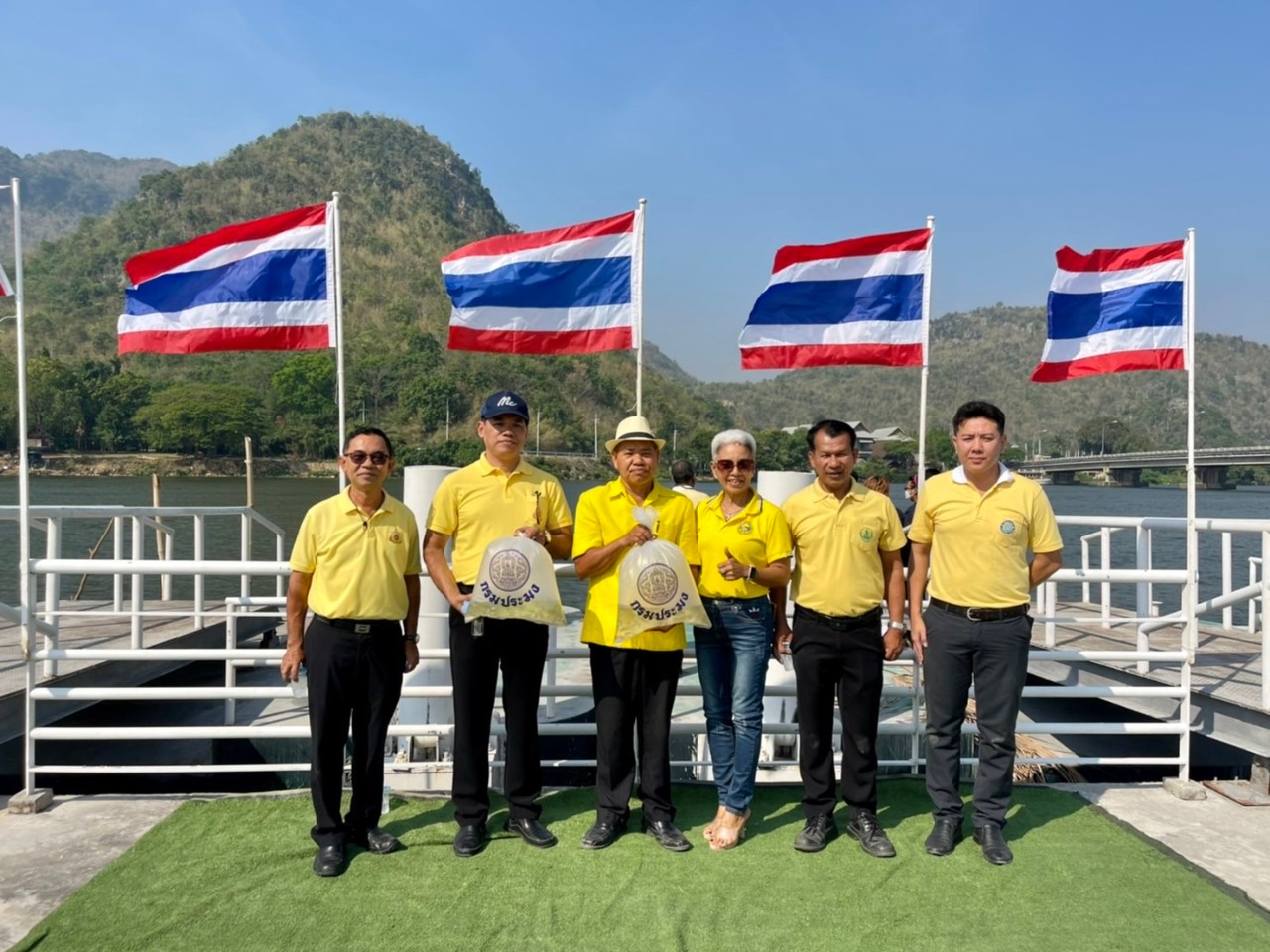 กิจกรรมจิตอาสาบำเพ็ญสาธารณประโยชน์ เนื่องในวันข้าราชการพลเรือน พ.ศ. 2566 (กิจกรรมปล่อยพันธุ์สัตว์น้ำ)