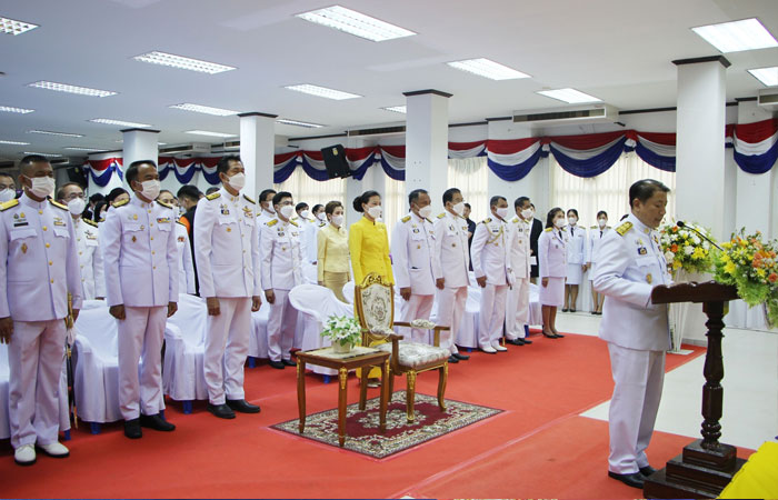 ศูนย์ศึกษาการพัฒนาอ่าวคุ้งกระเบนฯ ร่วมงานพิธีวันพระบาทสมเด็จพระพุทธยอดฟ้าจุฬาโลกมหาราช และวันที่ระลึกมหาจักรีบรมราชวงศ์ พร้อมวางพานพุ่มดอกไม้ ณ ห้องประชุมจันทบูร ชั้น 1 ศาลากลางจังหวัดจันทบุรี..คลิก