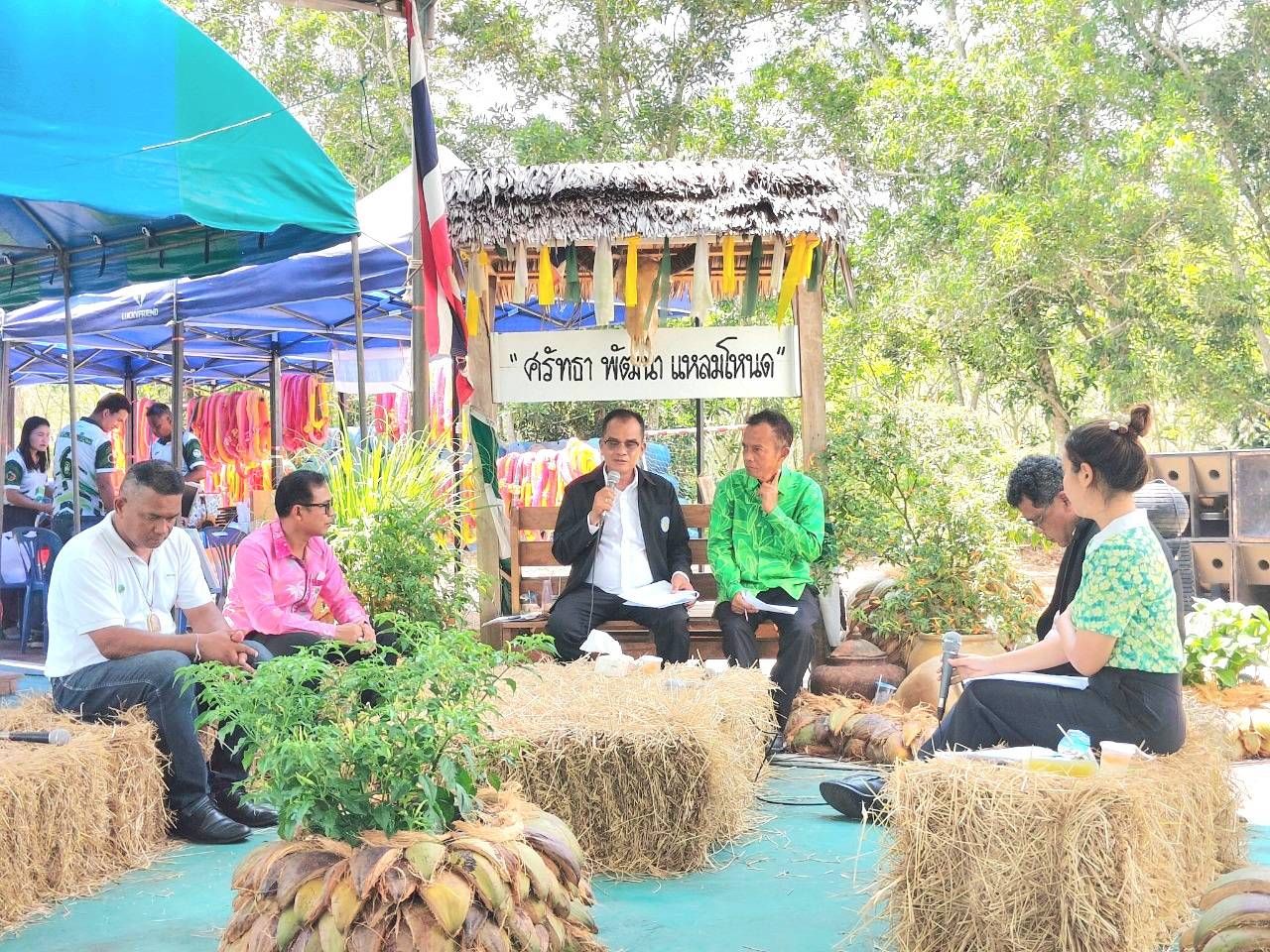 กรมประมง...ผลักดันการเลี้ยง “ปลาชะโอน” สัตว์น้ำเศรษฐกิจชนิดใหม่  ถ่ายทอดความรู้สู่เกษตรกร ภายใต้โครงการแปลงใหญ่..คลิก