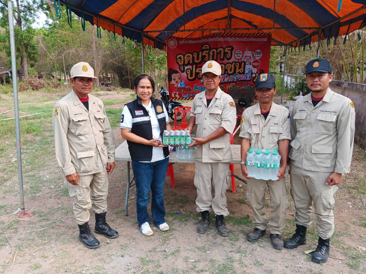 วันที่ 16 เมษายน 2566    นางสาวมลฤดี  ลิ้มสุวรรณ ประมงอำเภอศรีบุญเรือง ตรวจเยี่ยมและให้กำลังใจแก่ผู้ปฏิบัติหน้าที่ประจำ จุดบริการประชาชน ป้องกันและลดอุบัติเหตุตำบลยางหล่อ และตำบลกุดสะเทียน อำเภอศรีบุญเรือง จังหวัดหนองบัวลำภู..คลิก