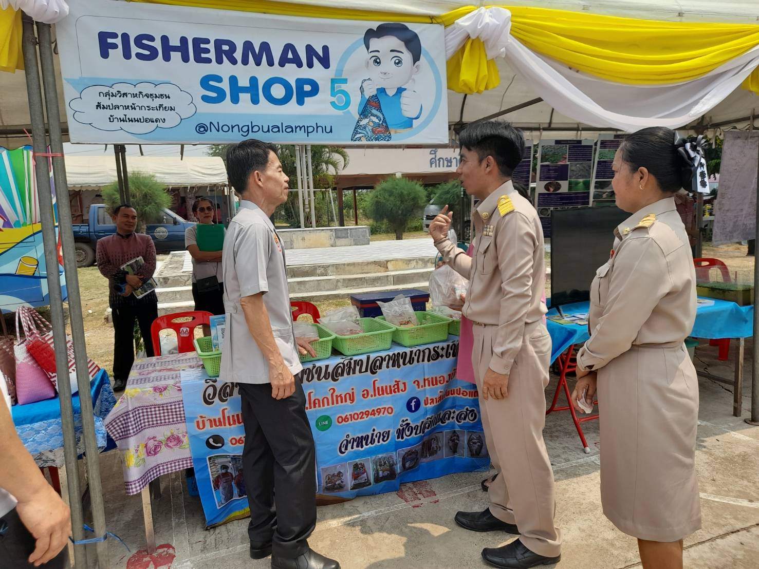 วันที่ 20 เมษายน 2566 นายบุญหลาย กุลนารัตน์  ประมงจังหวัดหนองบัวลำภู มอบหมายให้นายสมจิตร  พงษ์ภุมมา หน.กลุ่มบริหารจัดการฯและนายวิทยา ประเสริฐสังข์ ประมงอำเภอโนนสังและเจ้าหน้าที่สำนักงานประมงจังหวัดหนองบัวลำภู ร่วมออกหน่วยบริการโครงการ 
