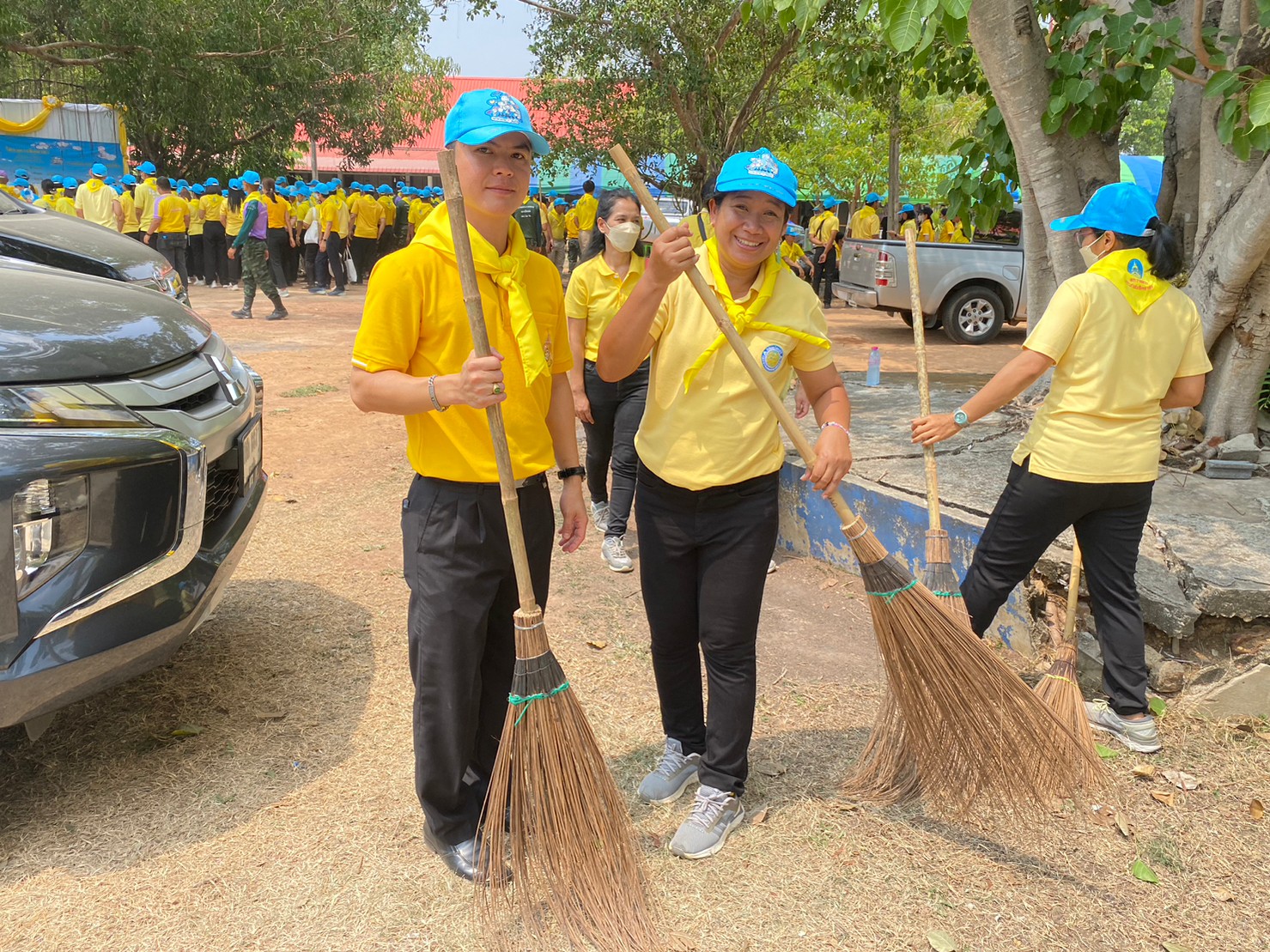 ร่วมกิจกรรมจิตอาสาพัฒนาปรับปรุงภูมิทัศน์ และทำความสะอาด  เพื่อความเป็นระเบียบเรียบร้อย เกิดประโยชน์แก่ประชาชน..คลิก
