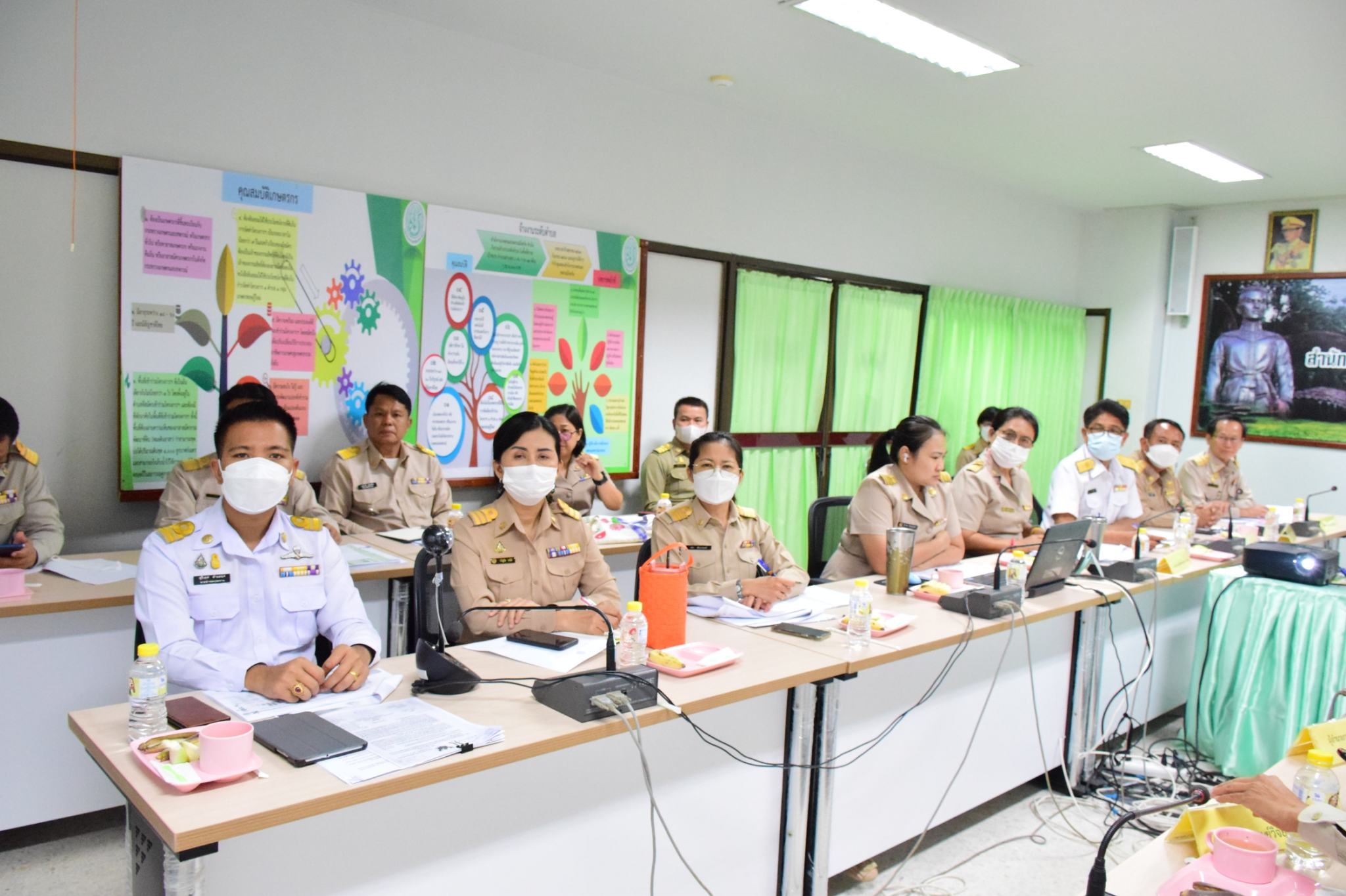 วันที่ 24 เมษายน พ.ศ. 2566 นายบุญหลาย กุลนารัตน์ ประมงจังหวัดหนองบัวลำภู ร่วมประชุมเตรียมความพร้อมการตรวจติดตามความก้าวหน้าการดำเนินงานตามแผนการตรวจราชการ ณ ห้องประชุมบัวหลวงสำนักงานเกษตรและสหกรณ์จังหวัดหนองบัวลำภู