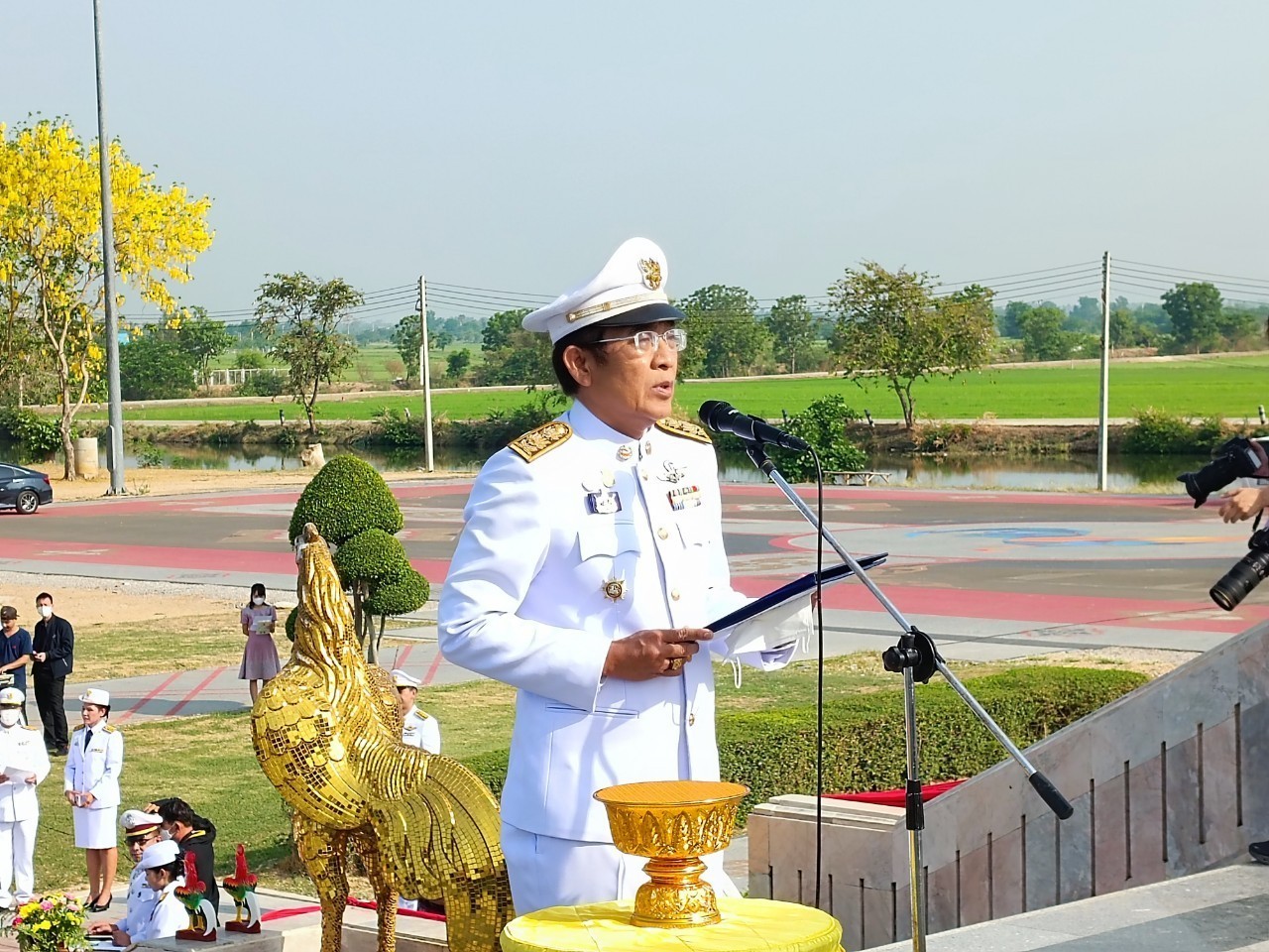 ร่วมงานพิธีถวายราชสักการะพระบรมราชานุสาวรีย์ สมเด็จพระนเรศวรมหาราช เนื่องใน 