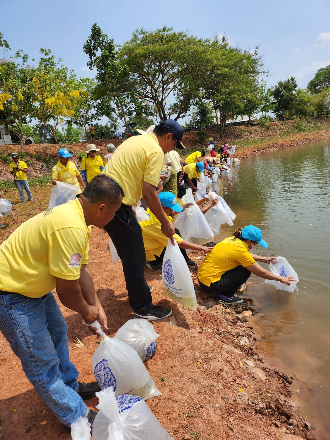 โครงการเพิ่มผลผลิตสัตว์น้ำเศรษฐกิจที่มีมูลค่าสูงเพื่อสร้างรายได้ ภายใต้โครงการบริหารจัดการทรัพยากรประมง..คลิก