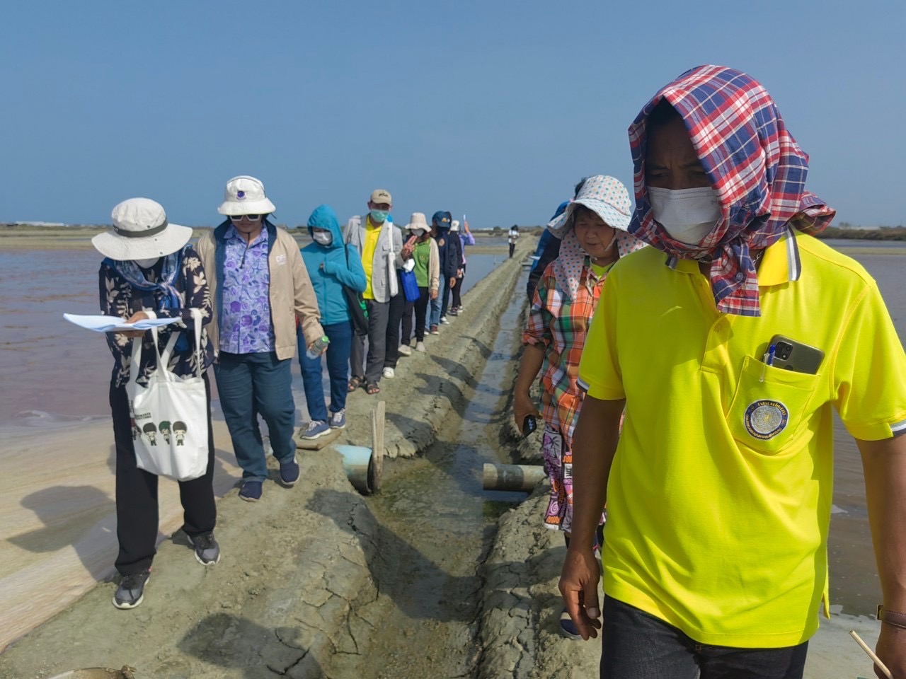 24-26 เม.ย. 66 การฝึกอบรมเชิงปฏิบัติการ เรื่อง การตรวจสอบรับรองตามมาตรฐานเกลือทะเล โดยสำนักงานมาตรฐานสินค้าเกษตรและอาหารแห่งชาติ (มกอช.)..คลิก