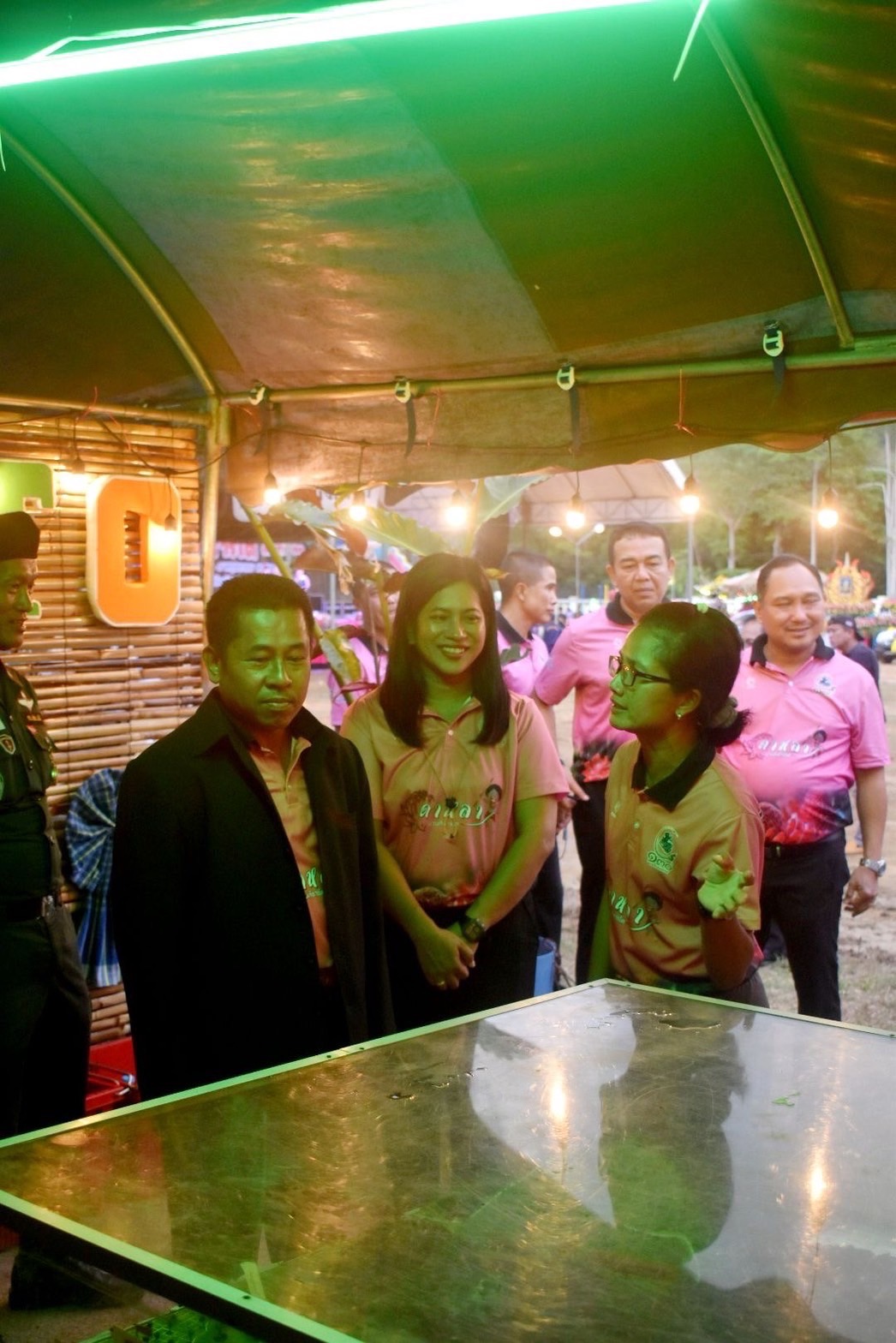 งานสานวัฒนธรรมพื้นบ้าน ดาหลาบานที่ธารโต ครั้งที่ 13..คลิก