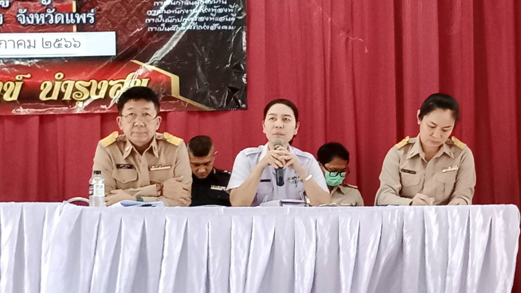 ประมงอำเภอลอง  ร่วมประชุมประจำเดือน กำนัน  ผู้ใหญ่บ้าน ประชาสัมพันธ์เรื่อง ฤดูปลาปล้ำจืด วางไข่ฯ ..คลิก
