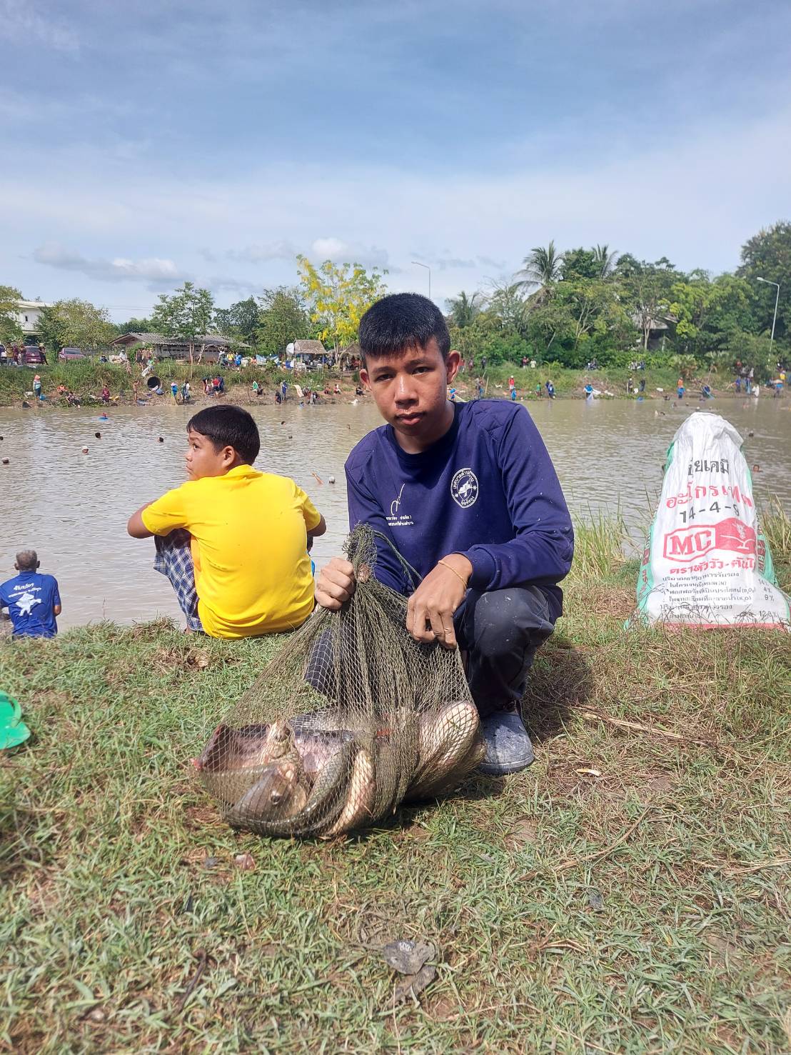 ประมงจังหวัดพัทลุง เป็นประธานเปิดพิธีจับปลาแหล่งน้ำ หานควนถบ ณ แหล่งน้ำหานควนถบ หมู่ที่ 4 ตำบลพญาขัน  อำเภอเมืองพัทลุง จังหวัดพัทลุง (กิจกรรมพายแห แบกยอ)..คลิก