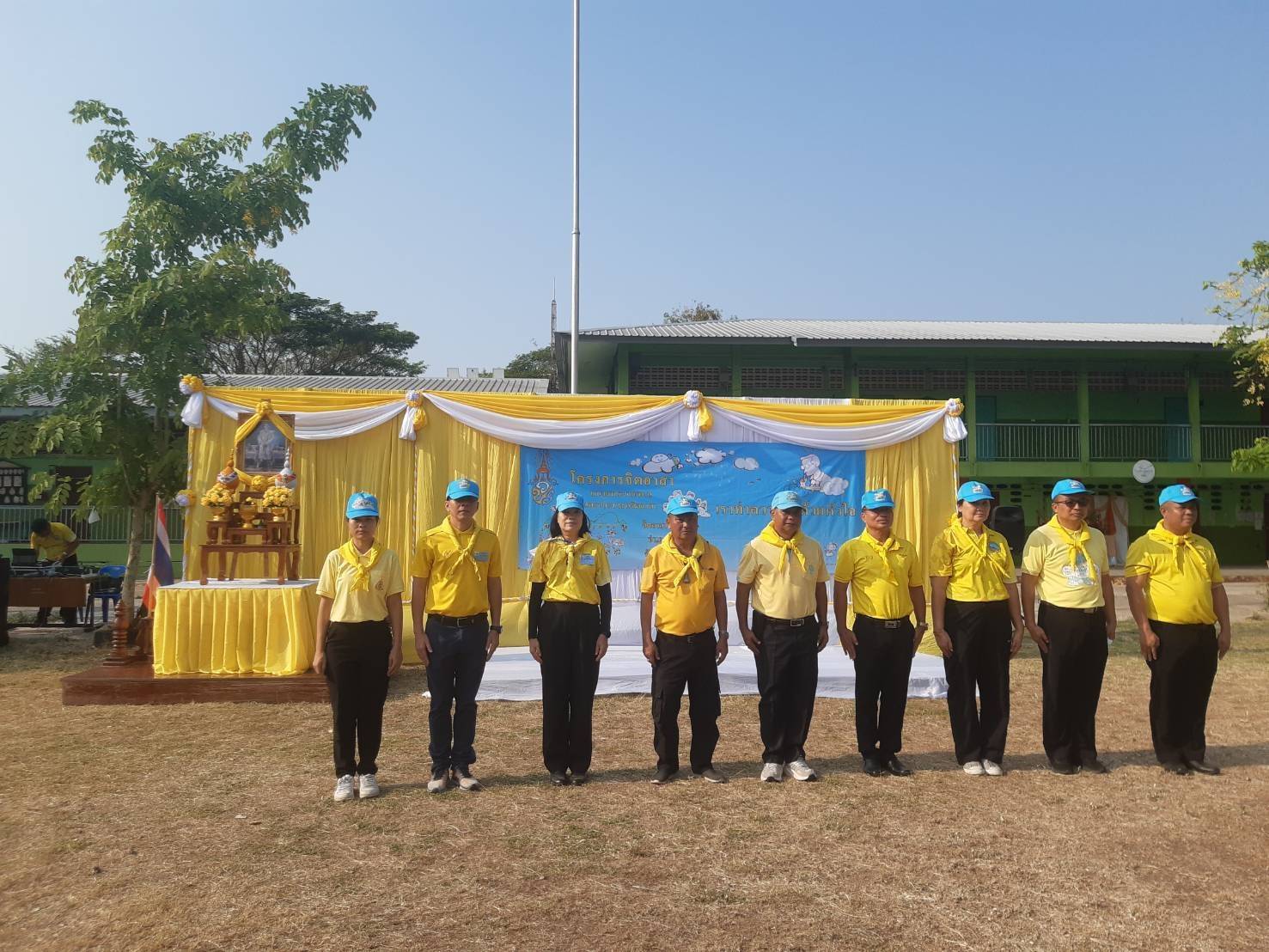 กิจกรรมปรับปรุงภูมิทัศน์ (เก็บขยะ) เนื่องในโอกาสวันปฐมบรมราชาภิเษกพระบาทสมเด็จพระเจ้าอยู่หัวรัชกาลที่ 10..คลิก