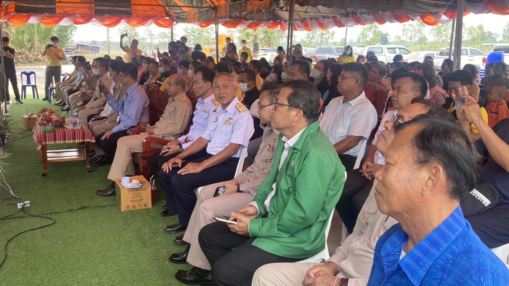 ร่วมพิธีเปิดถนนดินพาราซอยซีเมนต์และฉาบผิว..คลิก