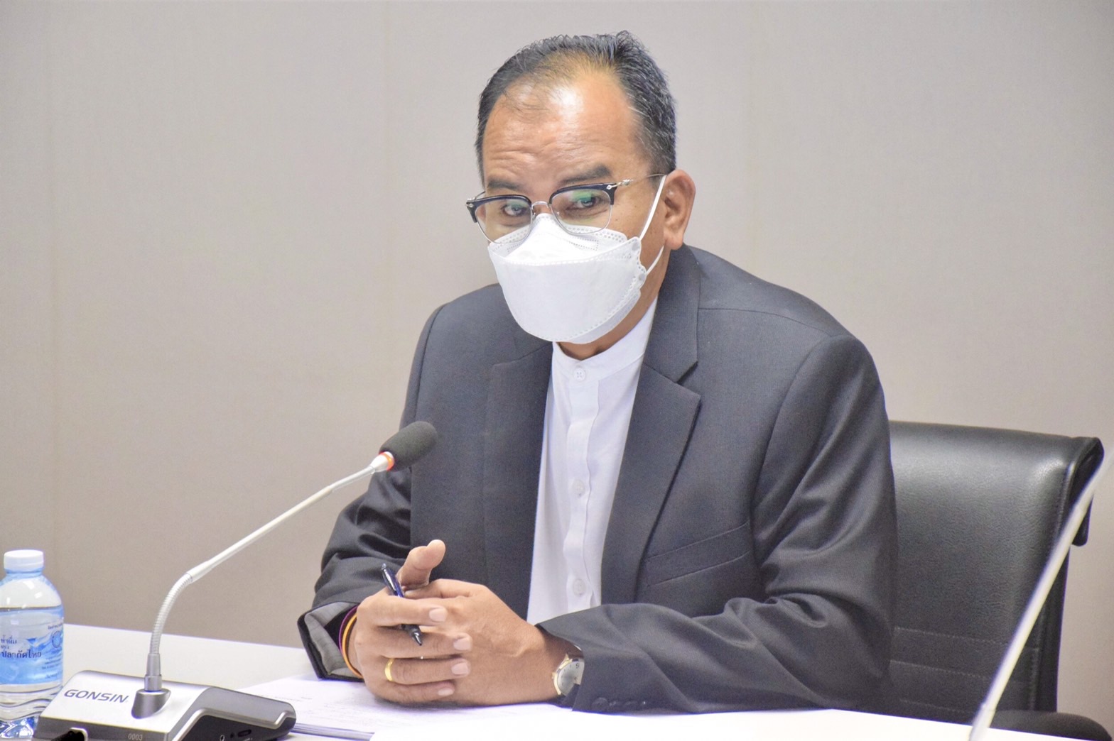 วันพุธที่ 10 พฤษภาคม พ.ศ. 2566 เวลา 09.30 น. ณ ห้องประชุมปากเปี่ยน ชั้น 5 อาคารจุฬาภรณ์ กรมประมง          นายมานพ หนูสอน รองอธิบดีกรมประมง  เป็นประธานการประชุมการพิจารณา (ร่าง) กรอบการสั่งสมประสบการณ์ภาพรวมของหน่วยงาน ครั้งที่ 1/ 2566 เพื่อทบทวน (ร่าง) กรอบการสั่งสมประสบการณ์ภาพรวมของหน่วยงาน ได้แก่ การกำหนดตำแหน่งเป้าหมายหน่วยงานที่ไปเรียนรู้ องค์ความรู้ที่ต้องการจากหน่วยงานนั้น ๆ และระยะเวลาที่เรียนรู้ในแต่ละหน่วยงานภายใต้การกำกับดูแลของ นายมานพ หนูสอน รองอธิบดีกรมประมง เพื่อรวบรวมภาพรวมของหน่วยงาน ก่อนนำเสนอคณะกรรมการดำเนินการระบบข้าราชการผู้มีผลสัมฤทธิ์สูง (High Performance and Potential System - HIPPS) เพื่อพิจารณาต่อไป..คลิก