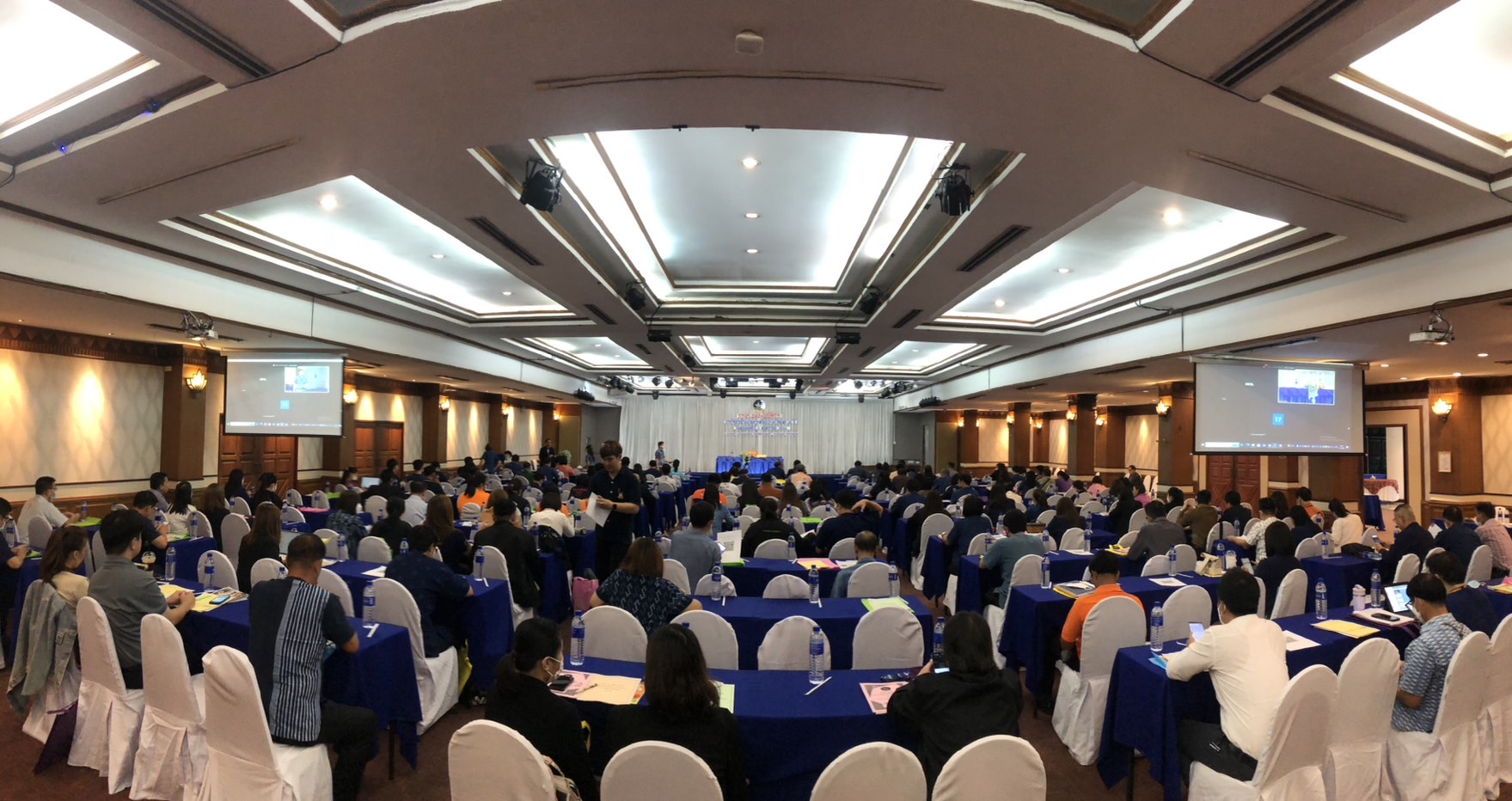 ประมงจังหวัดแพร่ พร้อมด้วยหัวหน้ากลุ่ม เข้าร่วมประชุมเชิงปฏิบัติการ การจัดทำเป้าหมายการพัฒนาจังหวัดแพร่ 20 ปี เพื่อให้การจัดทำแผนพัฒนาจังหวัดแพร่ พ.ศ.2566 - 2570..คลิก