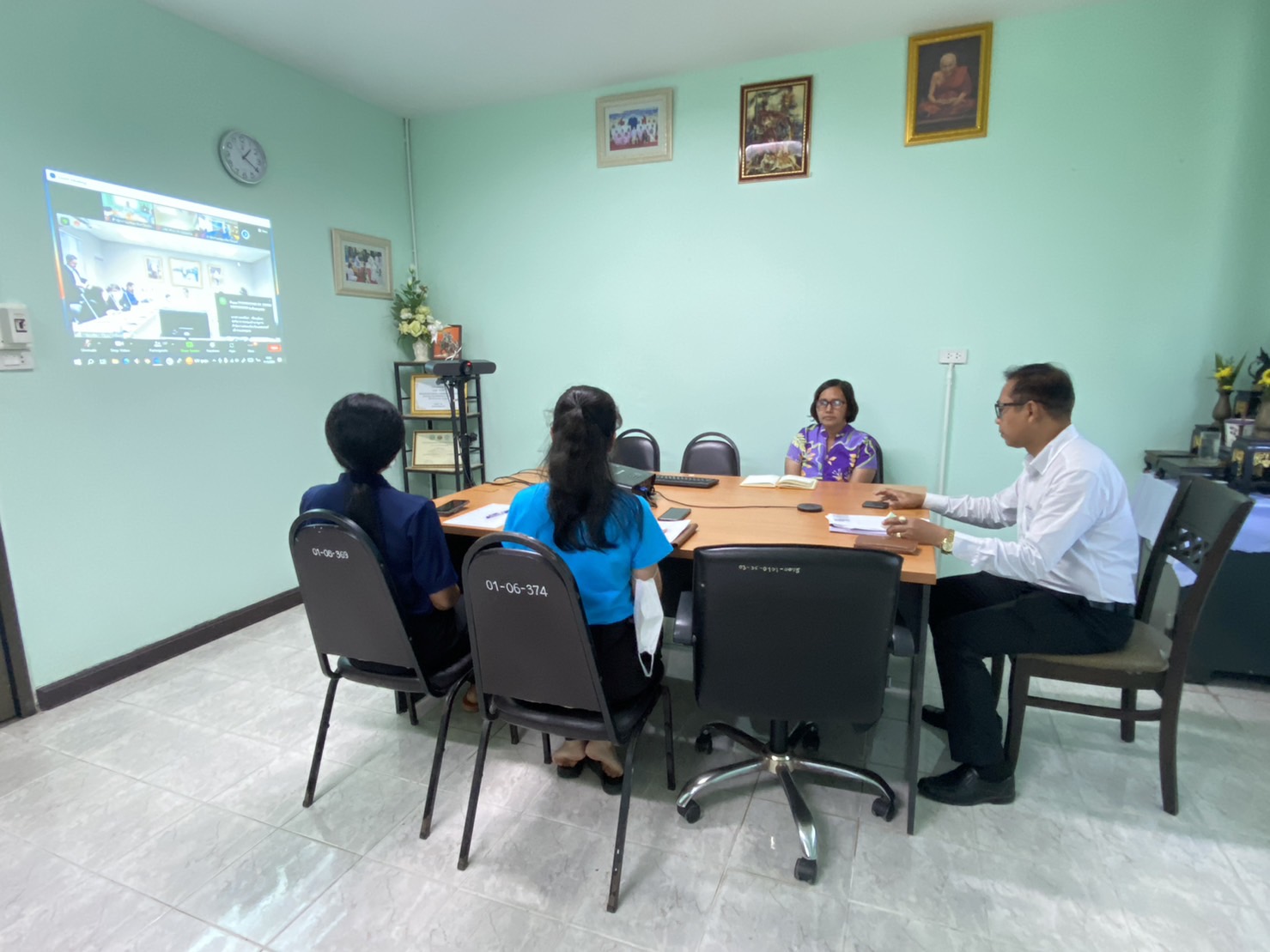 ประมงจังหวัดพัทลุง พร้อมด้วย หัวหน้ากลุ่มบริหารจัดการ ด้านการประมง หัวหน้ากลุ่มบริหารและยุทธศาสตร์ และเจ้าหน้าที่  เข้าร่วมประชุมติดตามผลการดำเนินงานของสำนักงานประมงจังหวัด ครั้งที่ 3/2566..คลิก