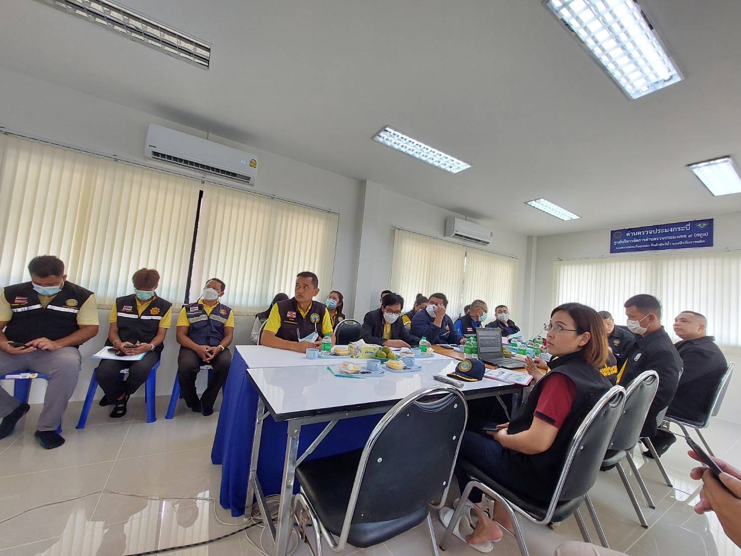 คณะกรรมการตรวจประเมินและติดตามการทำงานของศูนย์ควบคุมการแจ้งเรือเข้า-ออก (Flying Inspection Team : FIT) ลงพื้นที่จังหวัดกระบี่..คลิก