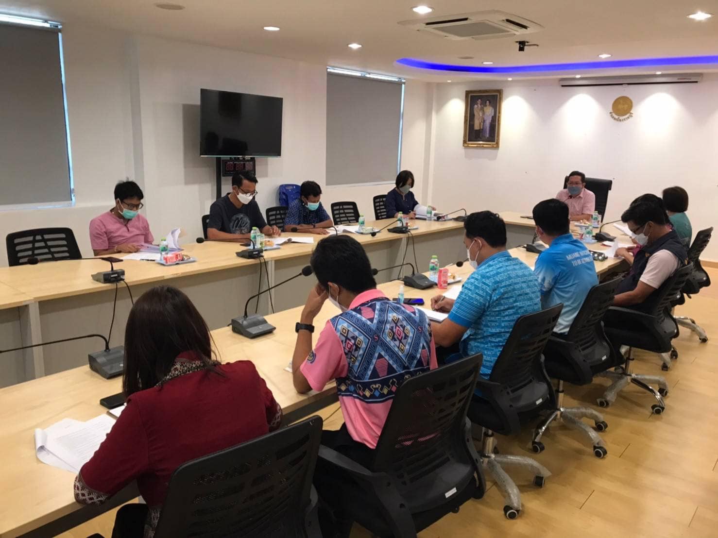 ร่วมประชุมคณะกรรมการบริหารศูนย์อำนวยการขจัดความยากจนและพัฒนาคนทุกช่วงวัยอย่างยั่งยืน ตามหลักปรัชญาของหลักเศรษฐกิจพอเพียง (ศจพ.อ) อำเภอเมืองราชบุรี..คลิก