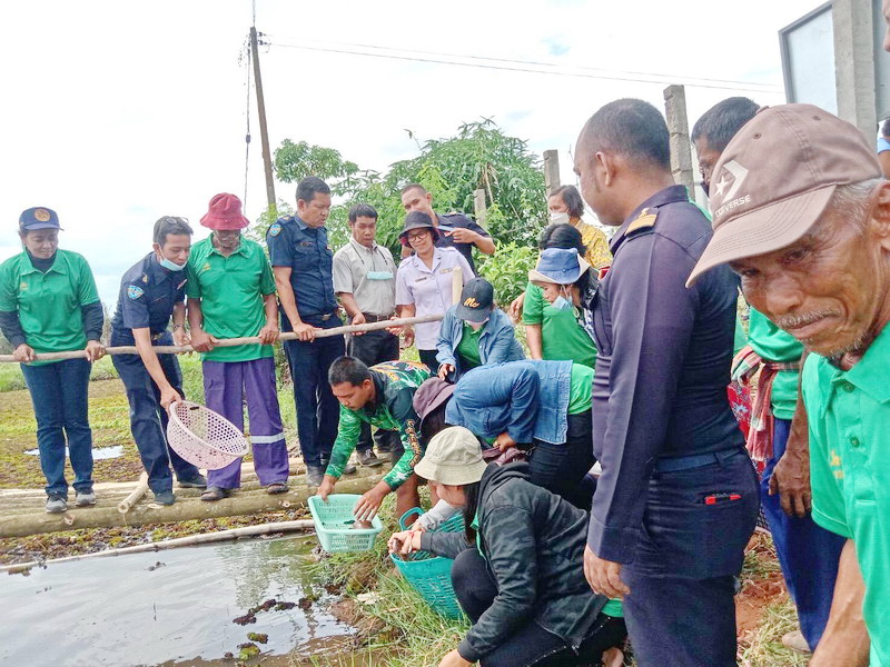 ร่วมกิจกรรมสร้างความเข้มแข็งกลุ่มการผลิตสินค้าประมง