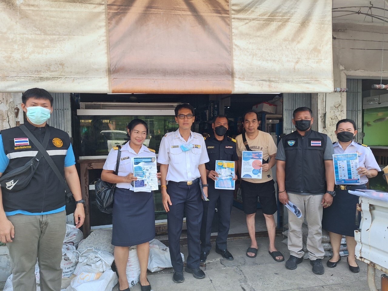 ประมงอุบลฯ ลงพื้นที่ประชาสัมพันธ์และตรวจสอบร้านจำหน่ายสัตว์น้ำ..คลิก
