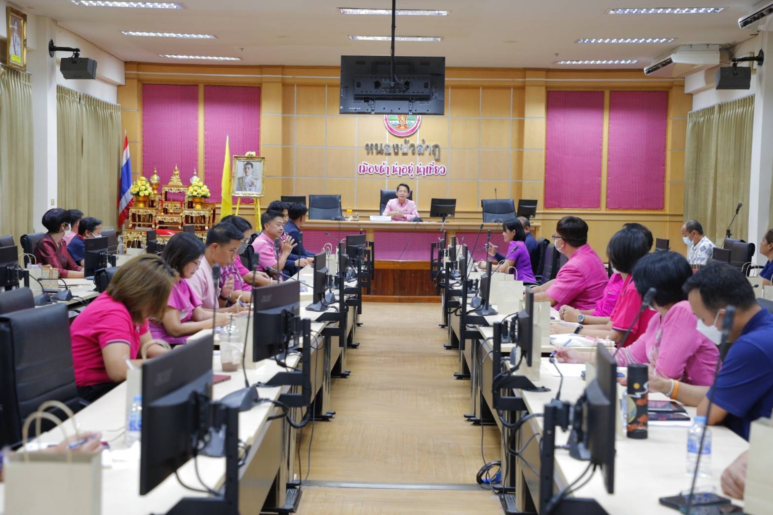 วันที่ 23 พฤษภาคม 2566  นายบุญหลาย กุลนารัตน์ ประมงจังหวัดหนองบัวลำภู มอบหมายให้นางถนอมขวัญ นอศรี หัวหน้ากลุ่มบริหารและยุทธศาสตร์ ร่วมประชุมคณะกรรมการบริหารการขับเคลื่อนการพัฒนาเมืองอัจฉริยะของจังหวัดหนองบัวลำภู (Nongbualamphu Smart City) 