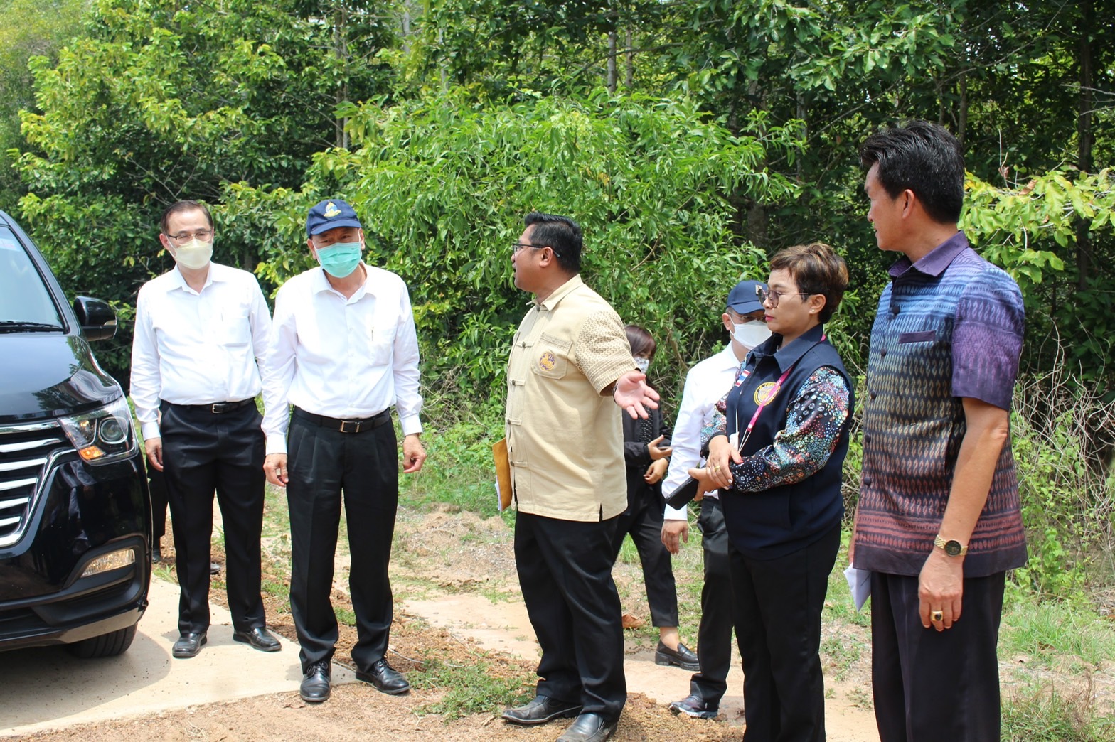 ร่วมรับรองตรวจติดตามโครงการที่ได้รับการสนับสนุนงบประมาณรายจ่ายประจำปีงบประมาณ พ.ศ.๒๕๖๕ งบกลางฯ โครงการก่อสร้างถนนคอนกรีตเสริมเหล็กบ้านนิคม..คลิก