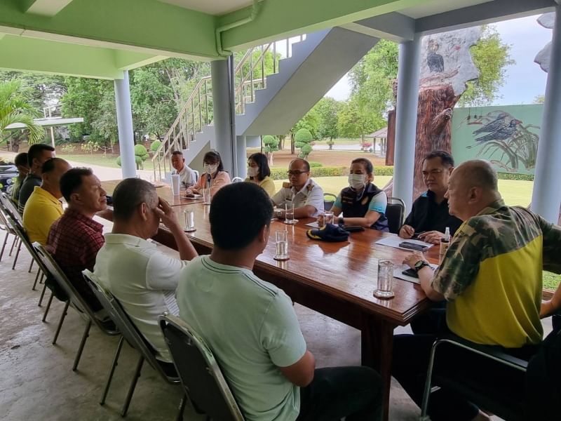 ประชุมแก้ไขปัญหา ฝุ่นจากการขนดิน ความสะอาดบนท้องถนน และความปลอดภัยของผู้ใช้รถและเส้นทางที่ใช้ในการขนย้ายดิน..คลิก
