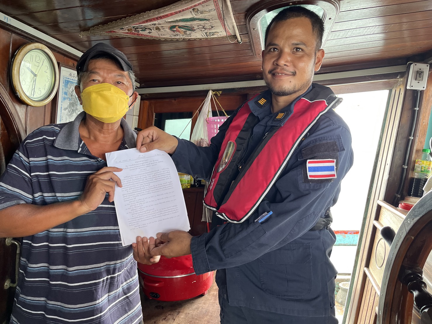 ออกปฏิบัติงานตามกิจกรรมการจัดการปัญหาแรงงานต่างด้าวและการค้ามนุษย์ ด้านการประมง ร่วมกับตัวแทนหน่วยงานที่เกี่ยวข้อง