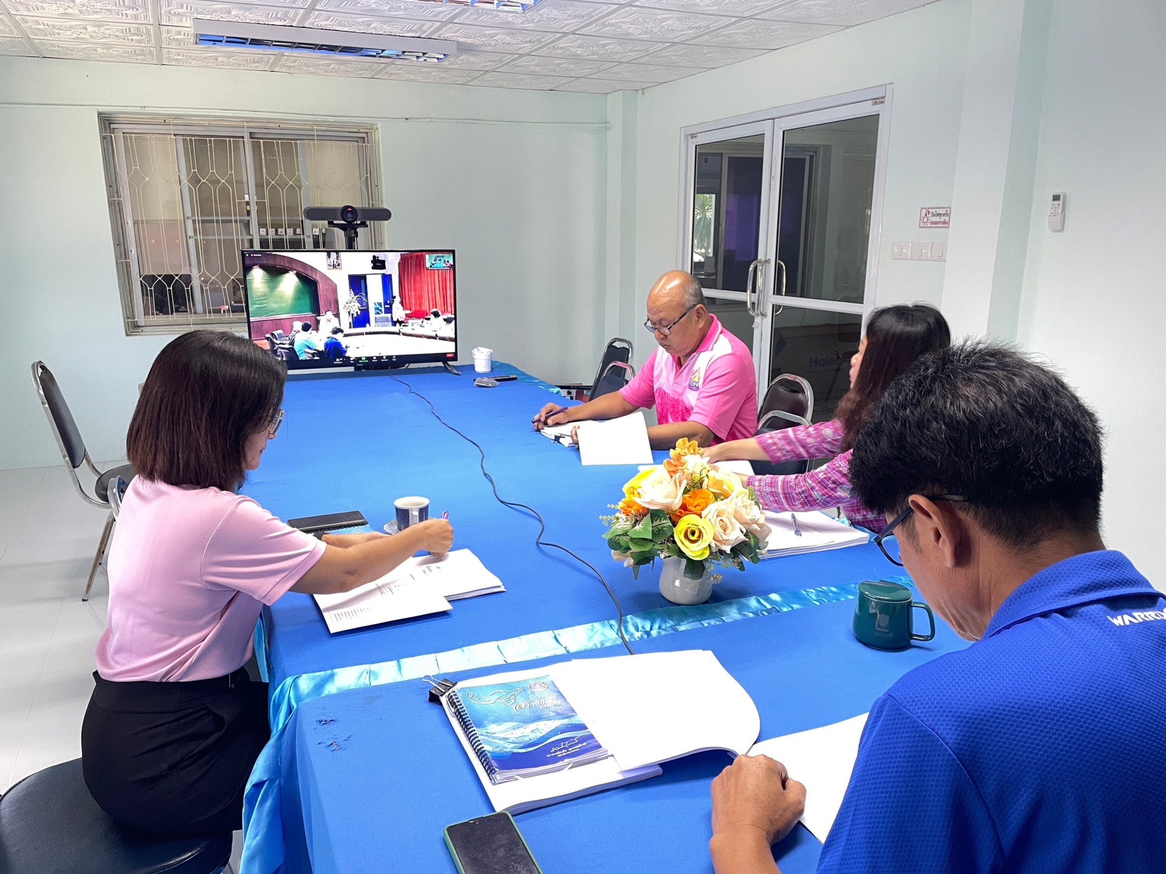 วันที่ 29 พฤษภาคม 2566  นายบุญหลาย กุลนารัตน์ ประมงจังหวัดหนองบัวลำภู พร้อมด้วยนางสาวทัศนีย์ สุนนท์ชัย หัวหน้ากลุ่มพัฒนาและส่งเสริมอาชีพการประมง นายสมจิตร์ พงษ์ภุมมา หัวหน้ากลุ่มบริหารจัดการด้านประมง และนางถนอมขวัญ นอศรี หัวหน้ากลุ่มบริหารและยุทธศาสตร์ ร่วมประชุมชี้แจงรายละเอียด Template ตัวชี้วัดผู้บริหารส่วนภูมิภาค(ประมงจังหวัด) รอบการประเมินที่ 2 ประจำปีงบประมาณ 2566..คลิก