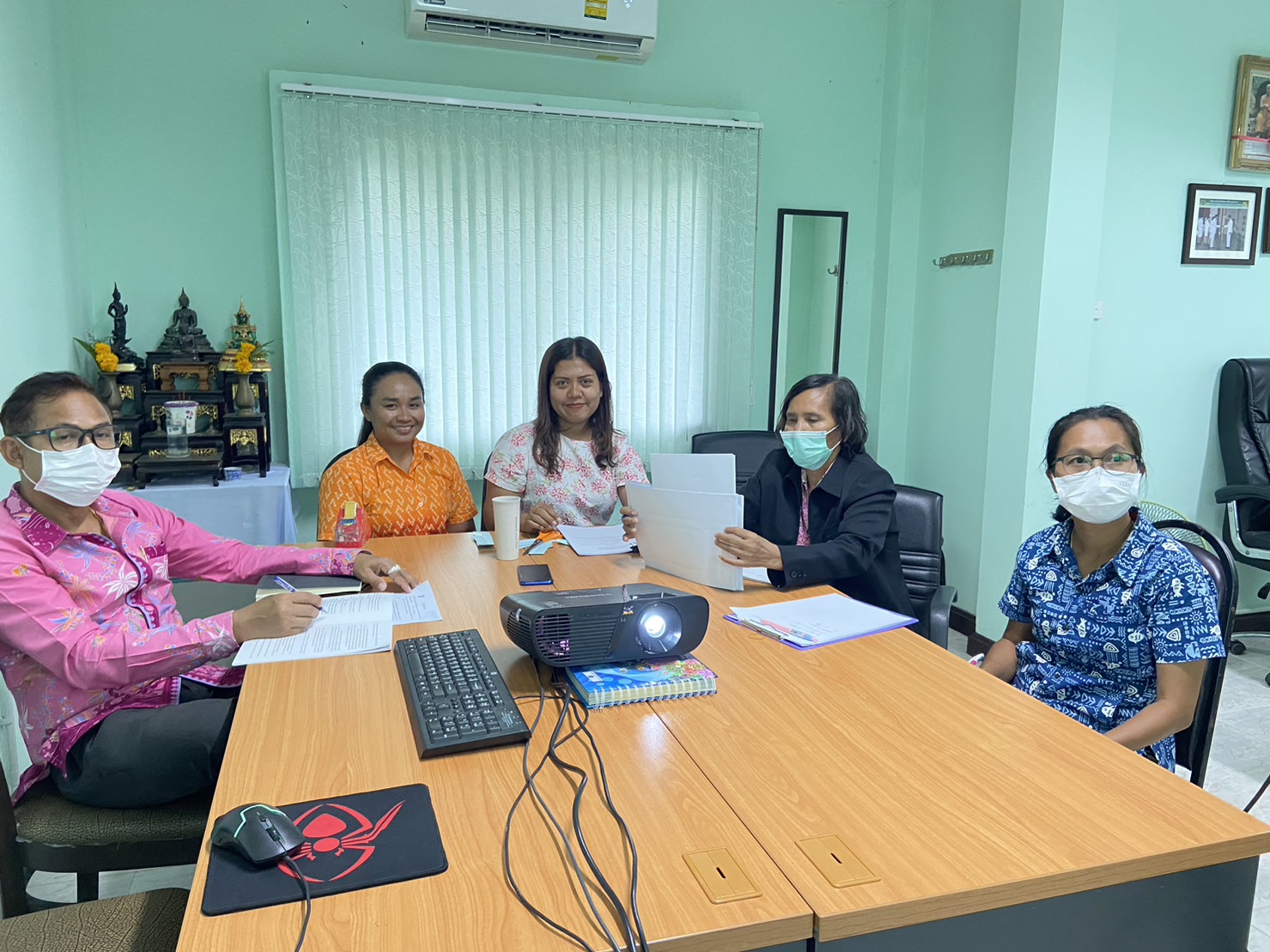 ประมงจังหวัดพัทลุง พร้อมด้วย หัวหน้ากลุ่มบริหารจัดการด้าน การประมง  และประมงอำเภอ เข้าร่วมประชุมเพื่อรับฟังขั้นตอนการดำเนินงานของสำนักงานประมงจังหวัด กรณีขอใช้อำนาจตามมาตรา 70 วรรคสอง แห่งพระราชกำหนดการประมง พ.ศ.2558  และที่แก้ไขเพิ่มเติม..คลิก