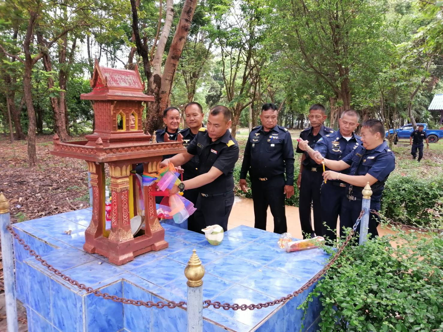 พิธีบวงสรวง พ่อปู่ รถและเรือ..คลิก