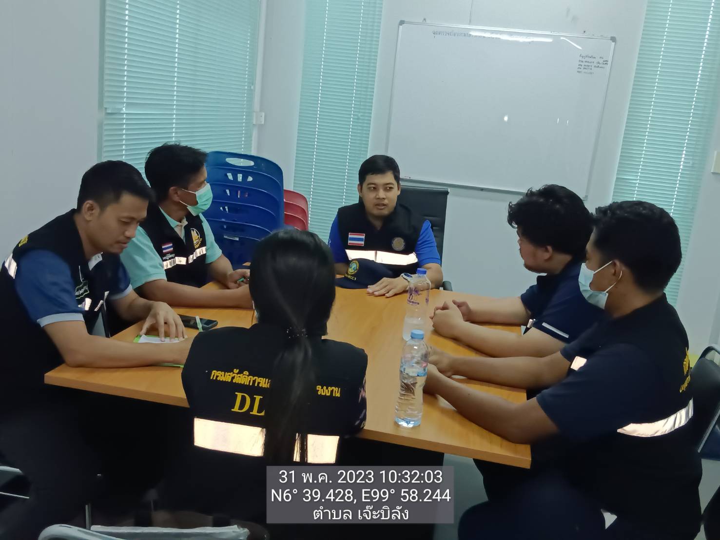 วันที่ 31 พฤษภาคม 2566 : ศจร.สตูล จัดประชุมเจ้าหน้าที่สหวิชาชีพตรวจสอบเรือประมงหน้าท่าประจำศูนย์ PIPO ณ สำนักงานจุดตรวจเรือประมงส่วนหน้า (FIP) เจ๊ะบิลัง