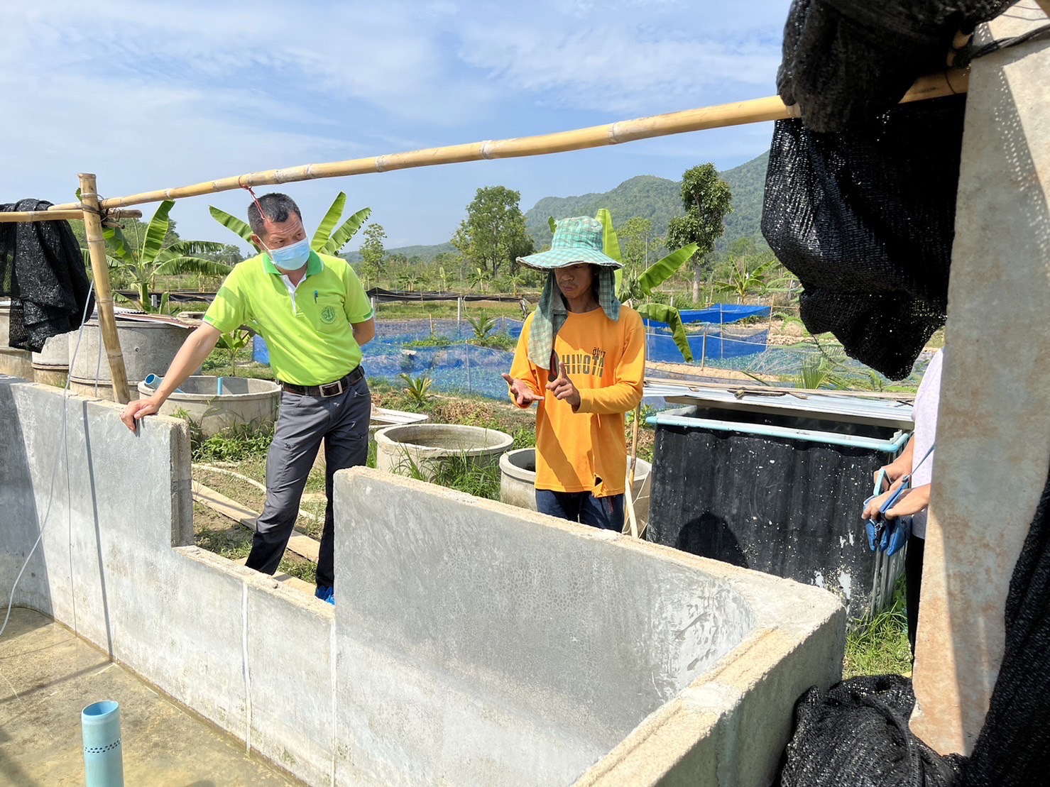 ลงพื้นที่ติดตามการดำเนินงานโครงการธนาคารผลผลิตสัตว์แบบมีส่วนร่วมแหล่งน้ำหนองบัวคัน และโครงการส่งเสริมอาชีพประมง